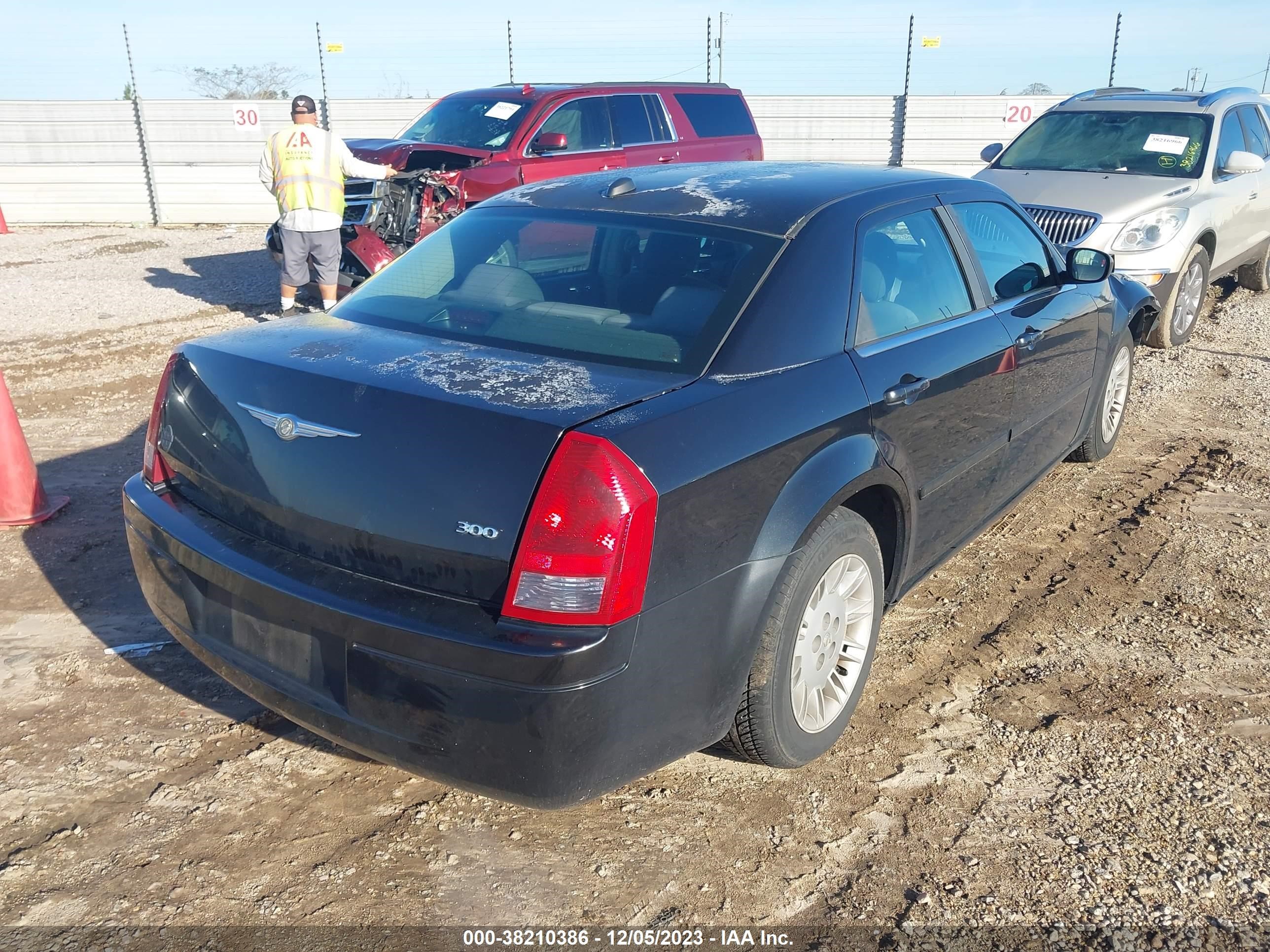 Photo 3 VIN: 2C3JA43RX5H636189 - CHRYSLER 300 