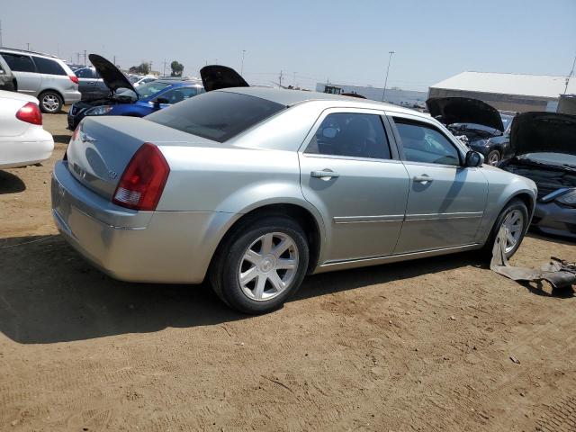 Photo 2 VIN: 2C3JA53G05H103384 - CHRYSLER 300 