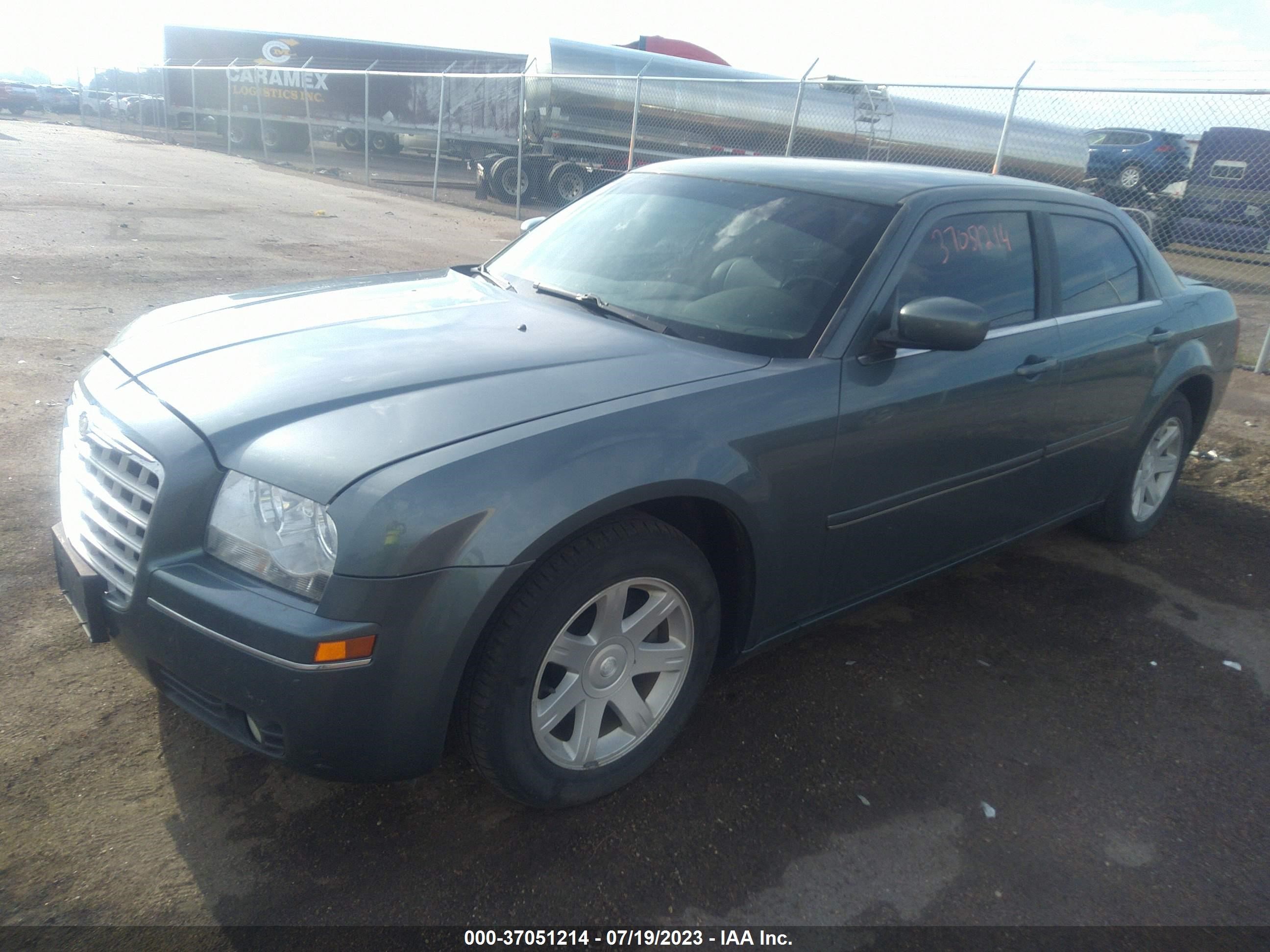 Photo 1 VIN: 2C3JA53G05H109556 - CHRYSLER 300 