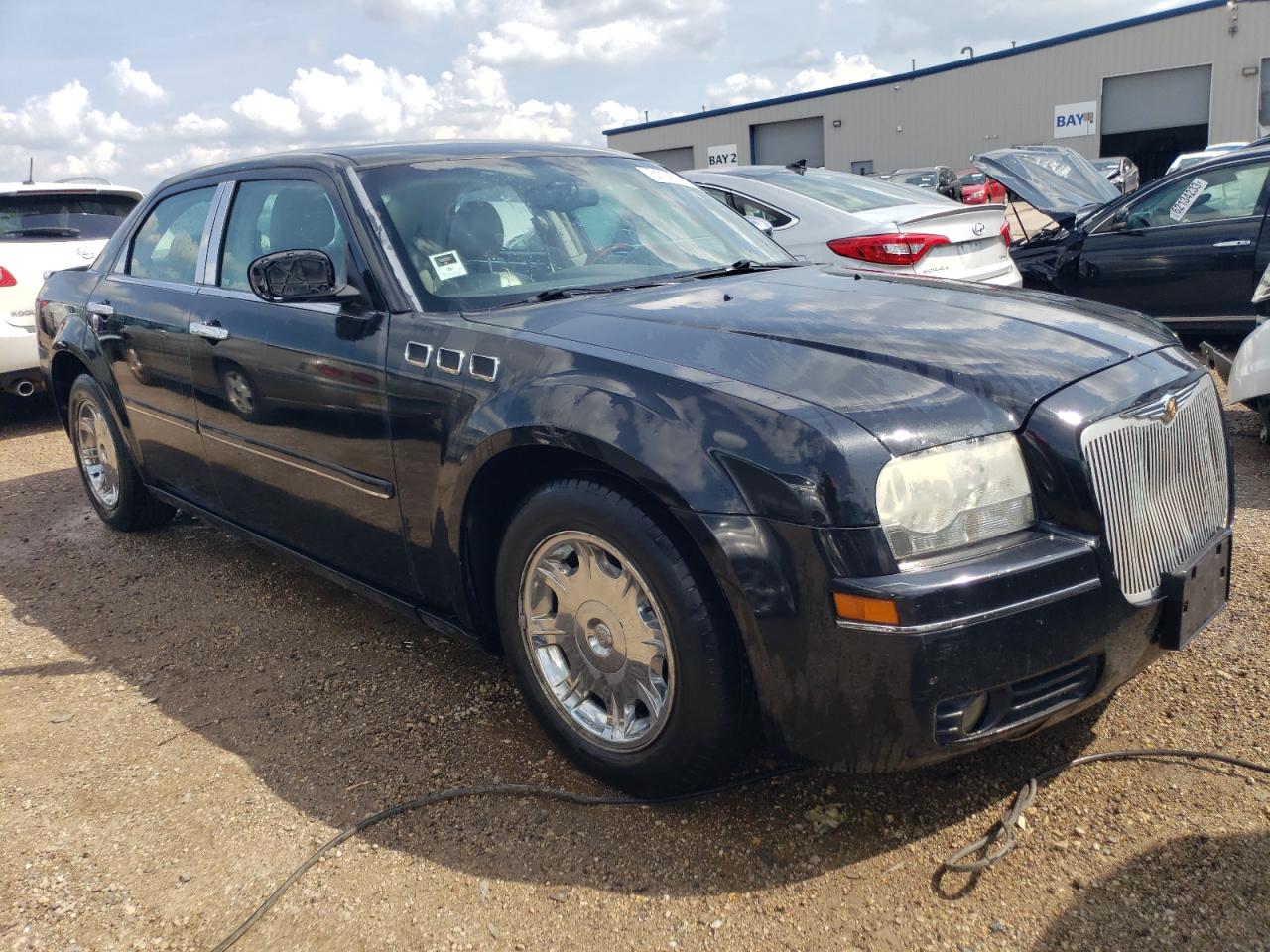 Photo 3 VIN: 2C3JA53G05H520827 - CHRYSLER 300 