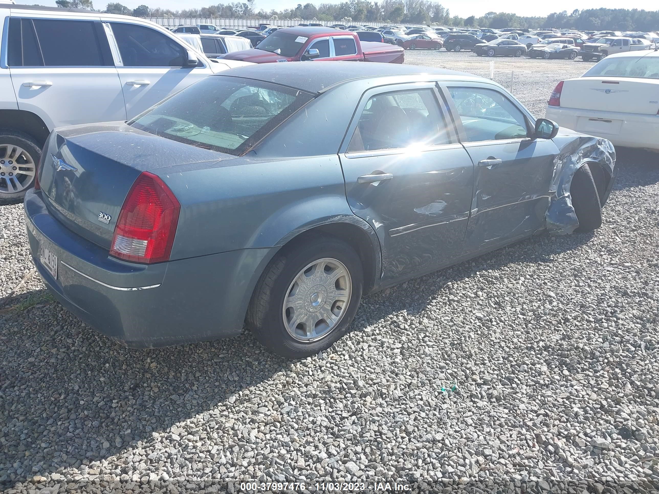 Photo 3 VIN: 2C3JA53G05H554055 - CHRYSLER 300 