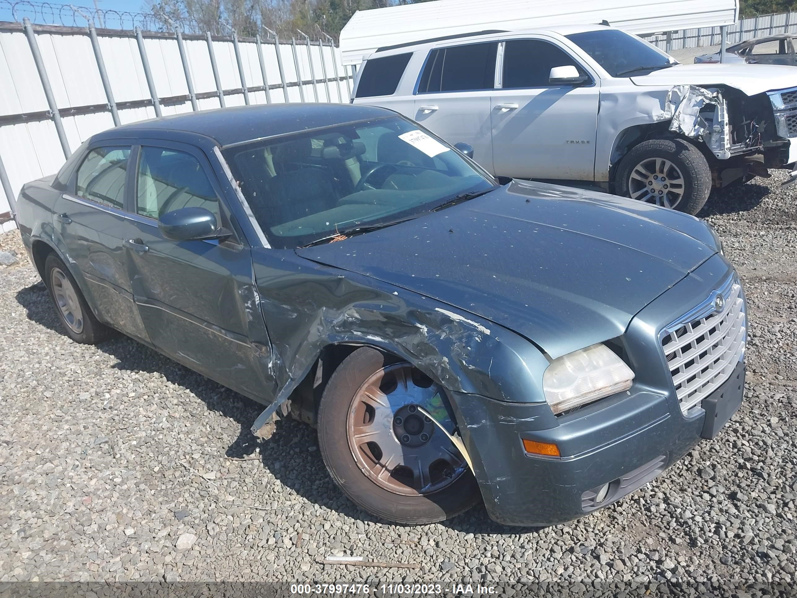 Photo 5 VIN: 2C3JA53G05H554055 - CHRYSLER 300 