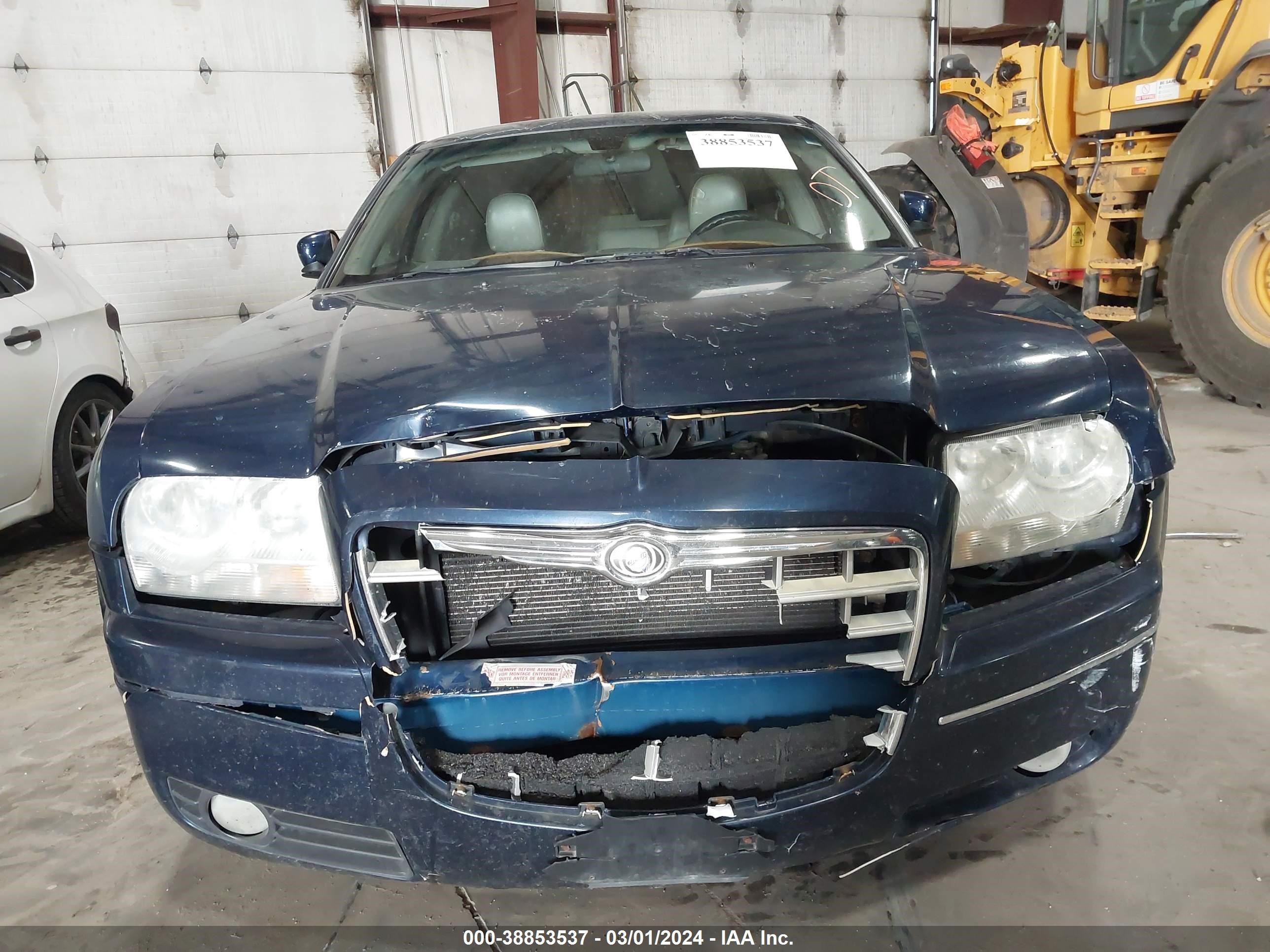 Photo 10 VIN: 2C3JA53G05H686541 - CHRYSLER 300 