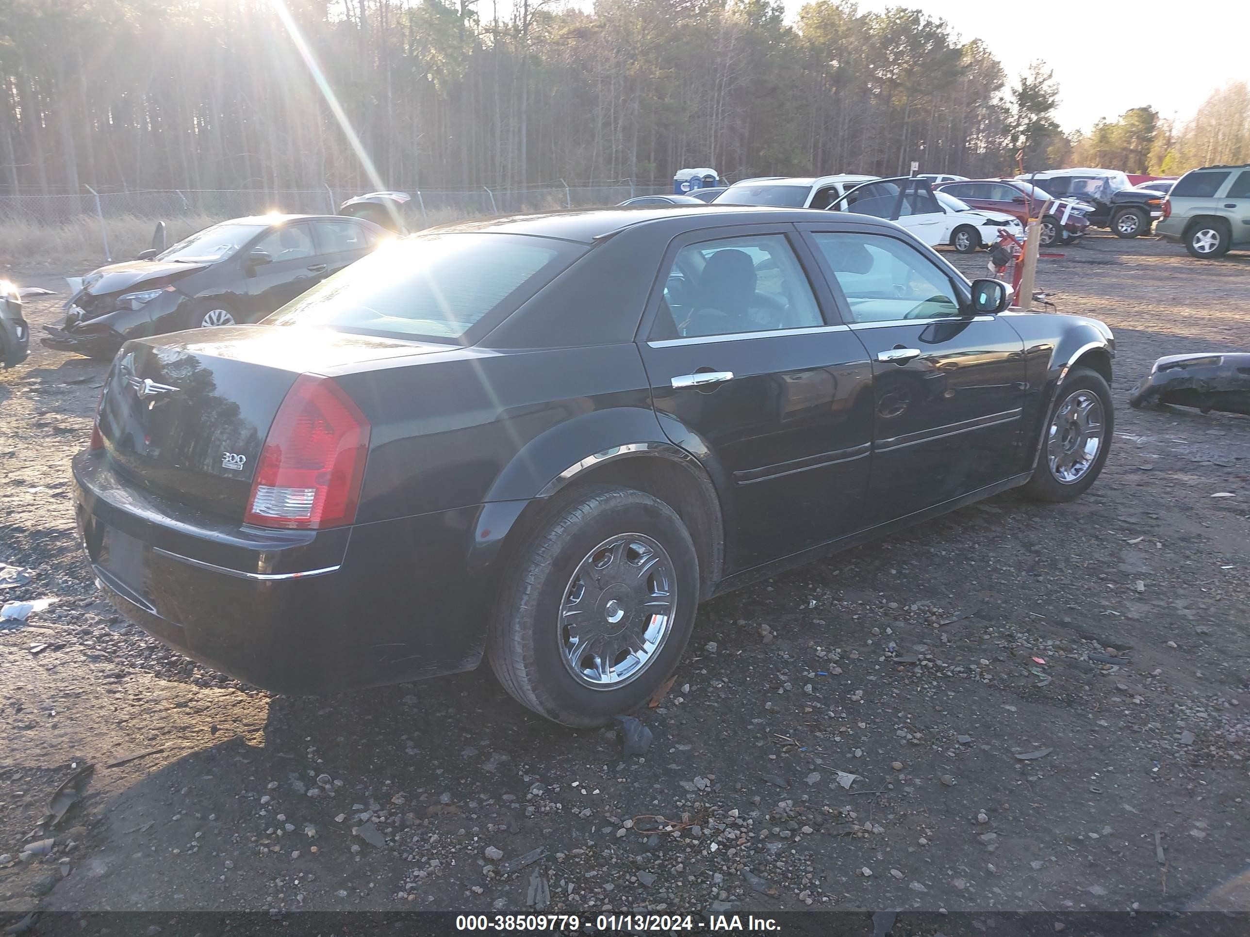 Photo 3 VIN: 2C3JA53G15H694146 - CHRYSLER 300 