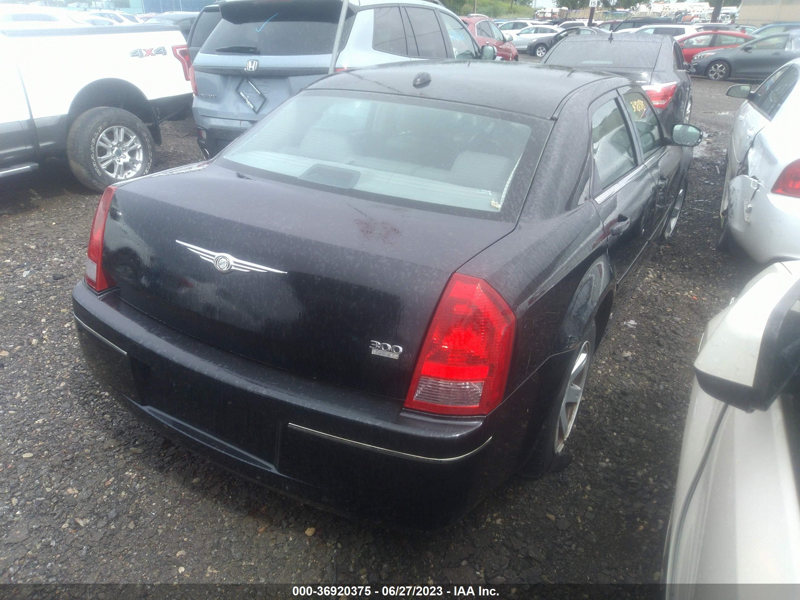 Photo 3 VIN: 2C3JA53G25H187031 - CHRYSLER 300 