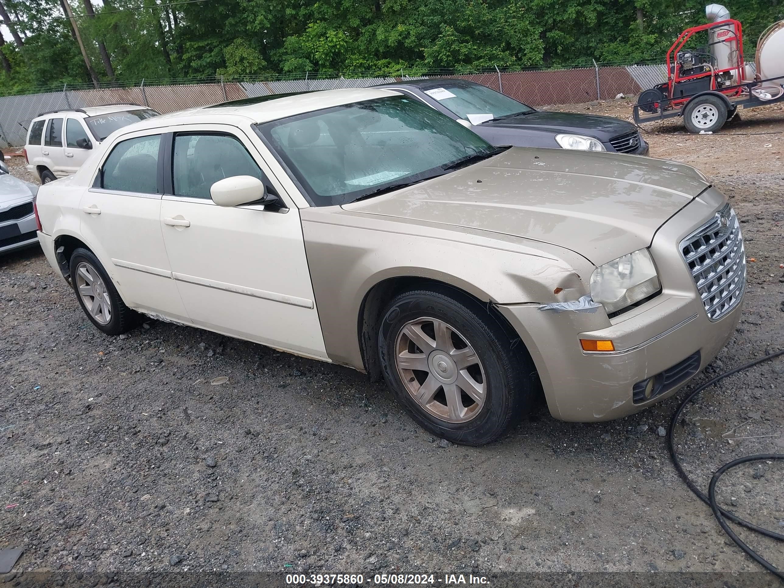 Photo 0 VIN: 2C3JA53G25H520800 - CHRYSLER 300 