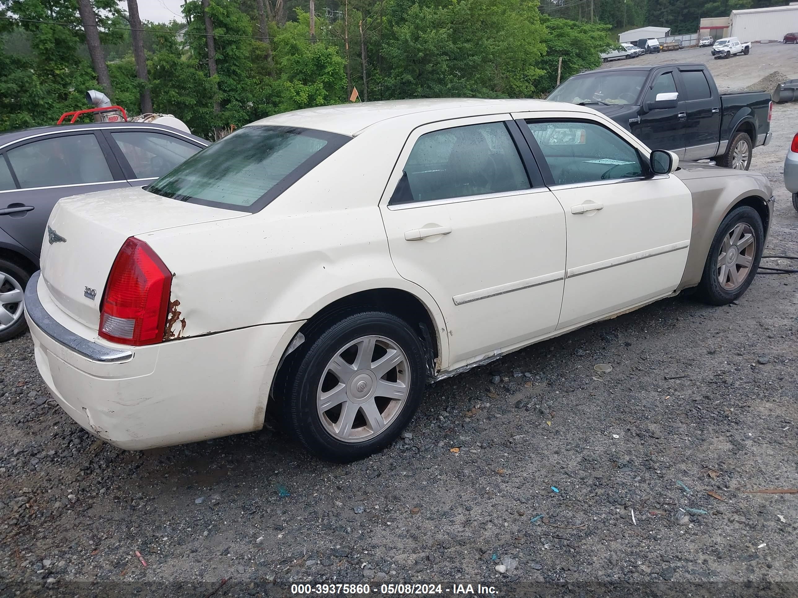 Photo 3 VIN: 2C3JA53G25H520800 - CHRYSLER 300 