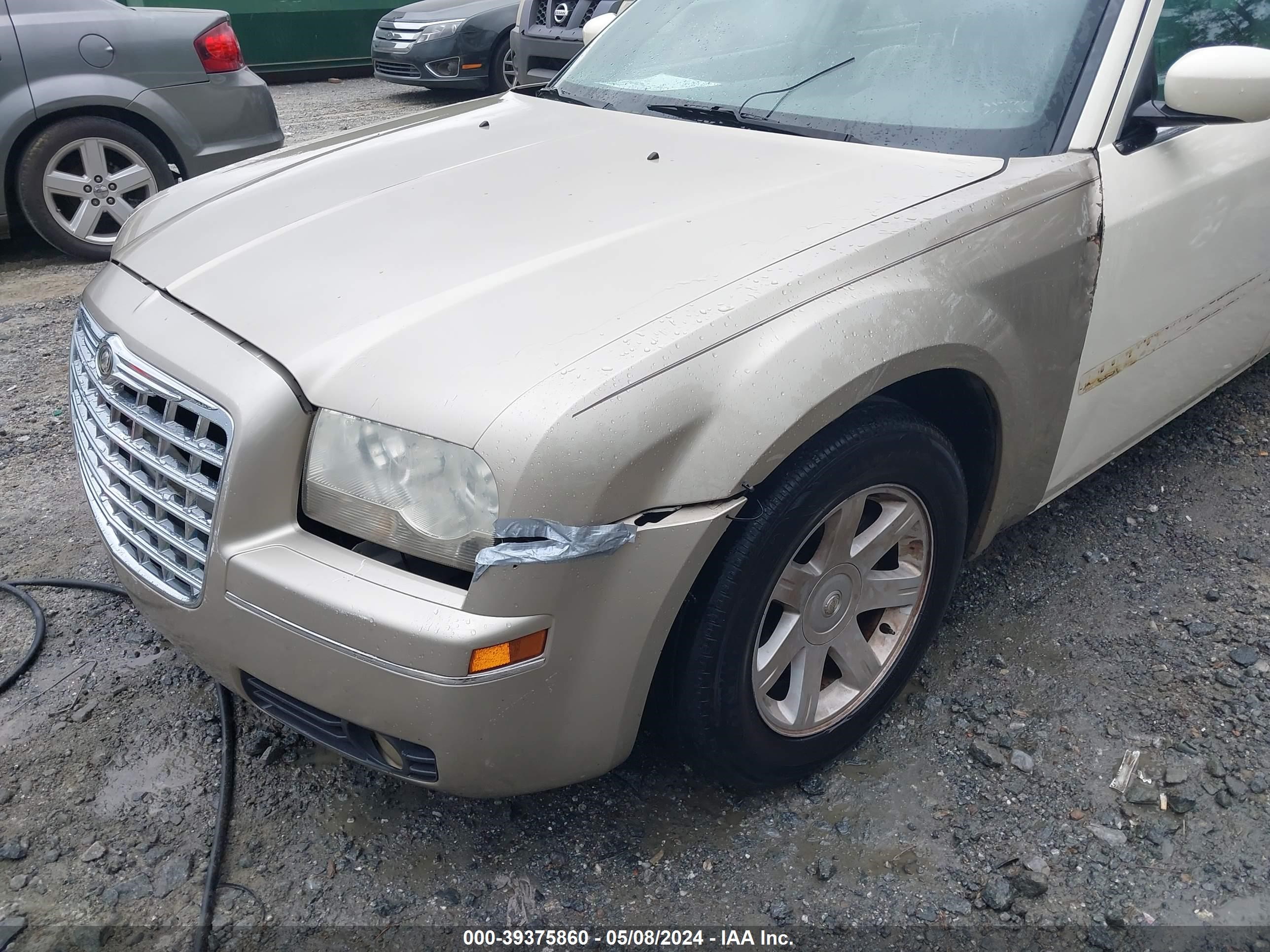 Photo 5 VIN: 2C3JA53G25H520800 - CHRYSLER 300 