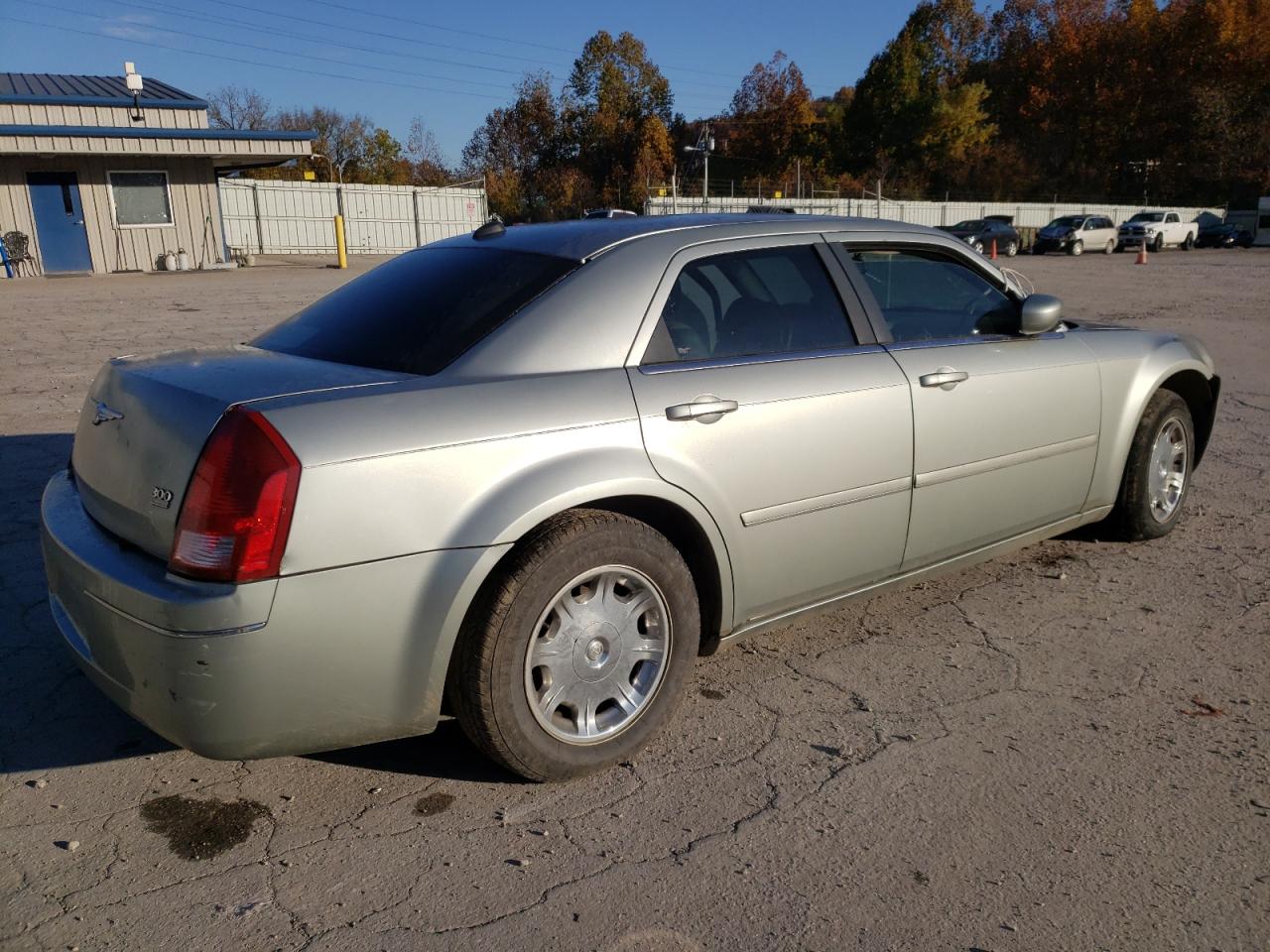 Photo 2 VIN: 2C3JA53G25H554087 - CHRYSLER 300 