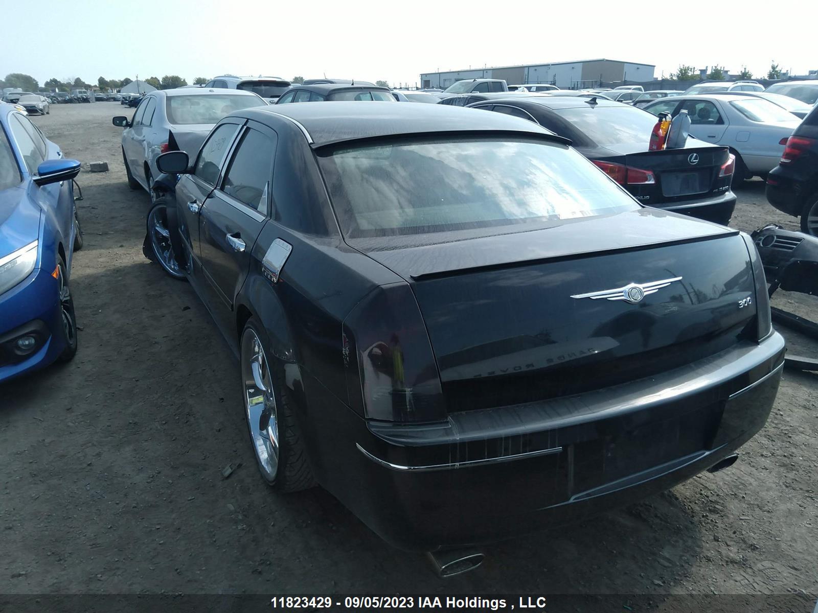 Photo 2 VIN: 2C3JA53G25H584917 - CHRYSLER 300 