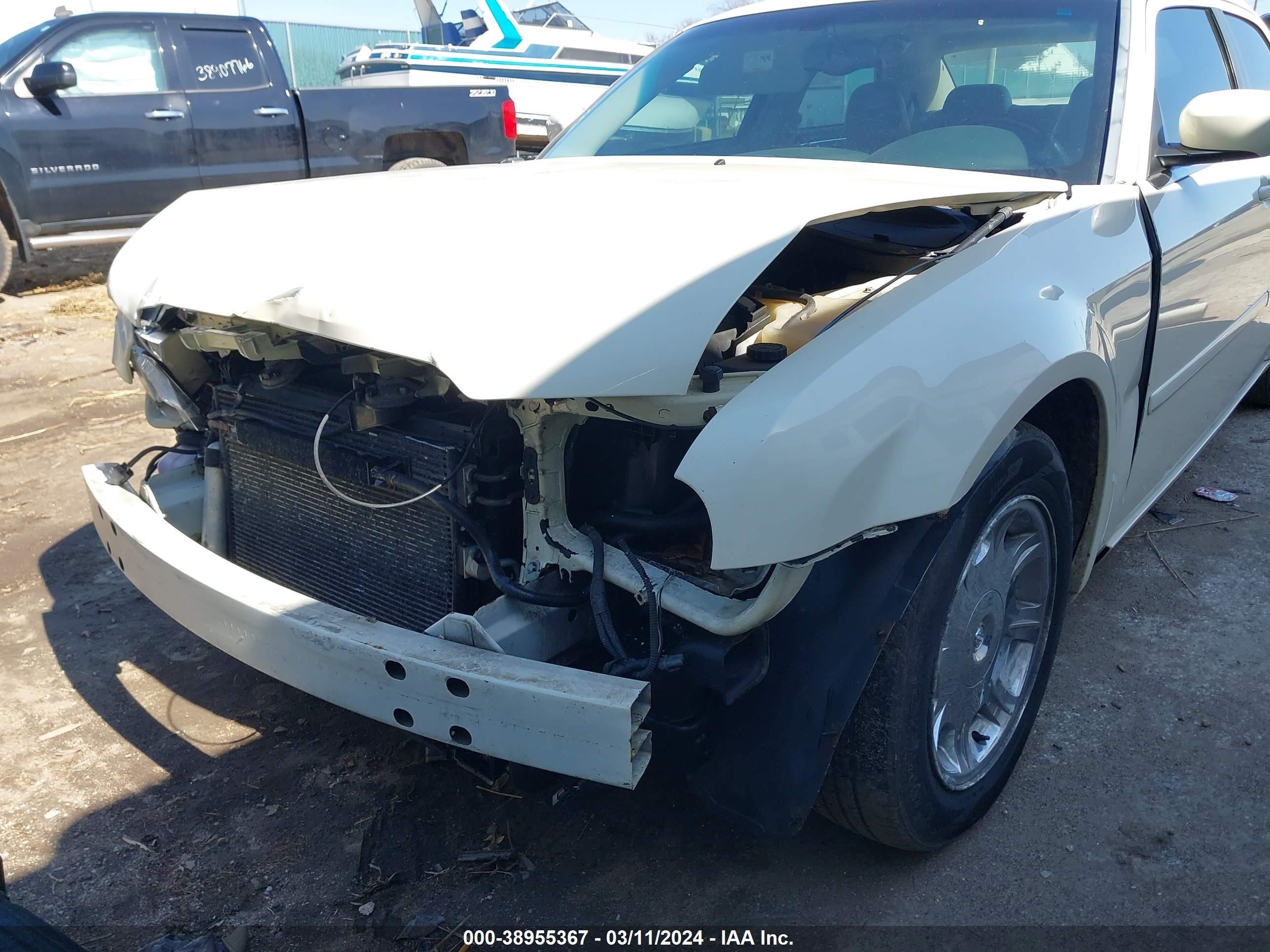 Photo 5 VIN: 2C3JA53G35H131163 - CHRYSLER 300 