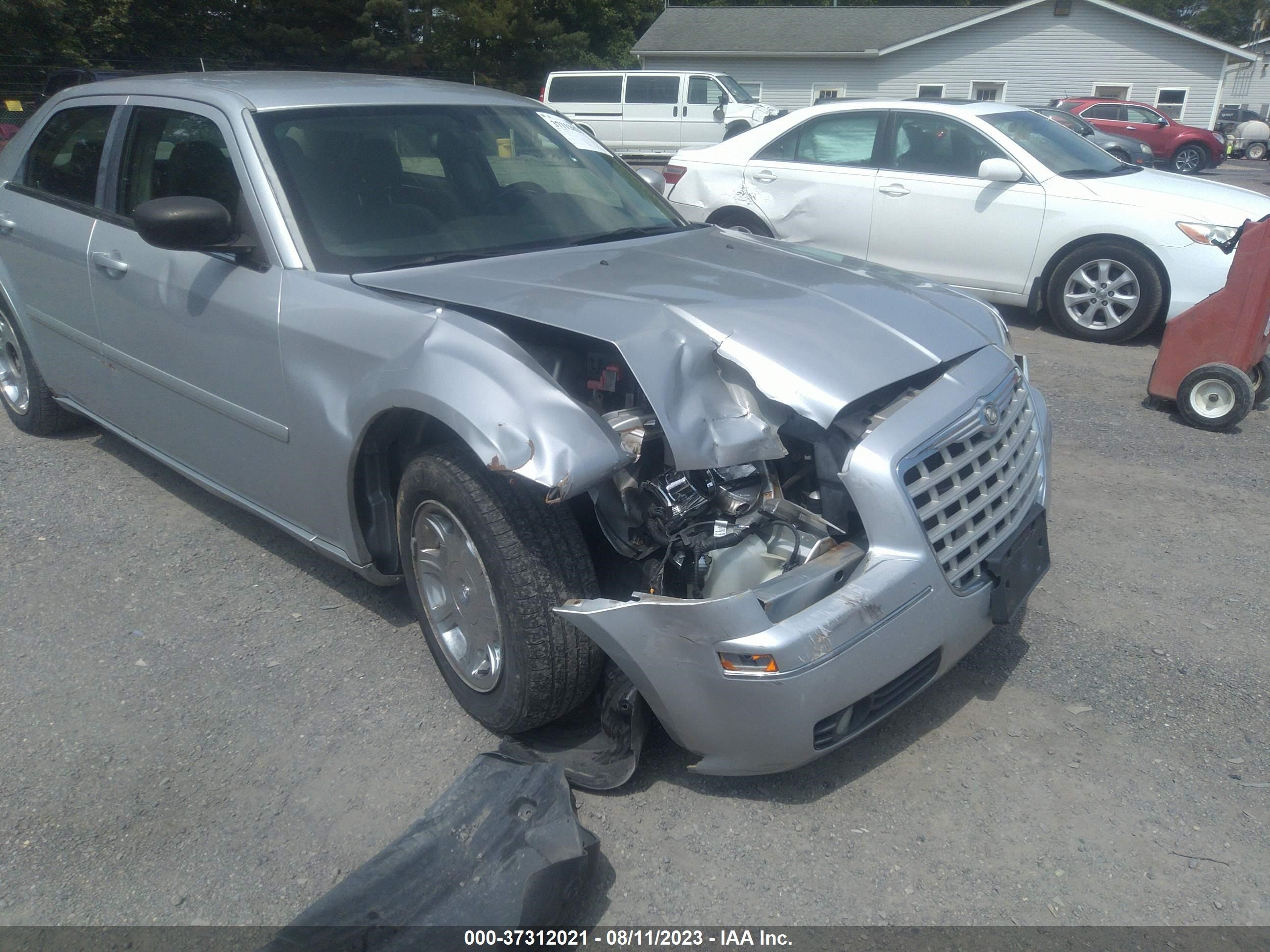 Photo 5 VIN: 2C3JA53G35H174515 - CHRYSLER 300 