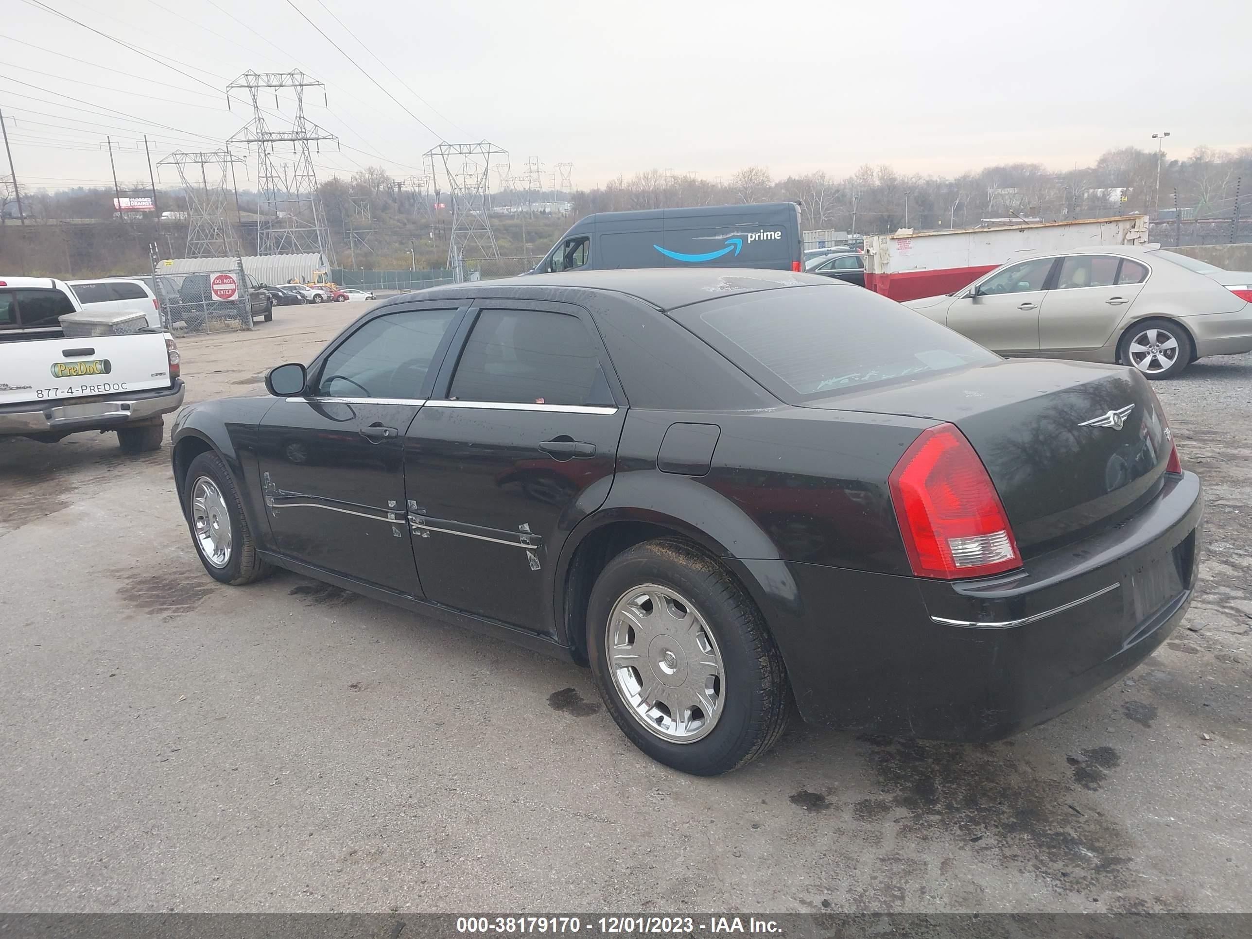 Photo 2 VIN: 2C3JA53G45H181330 - CHRYSLER 300 