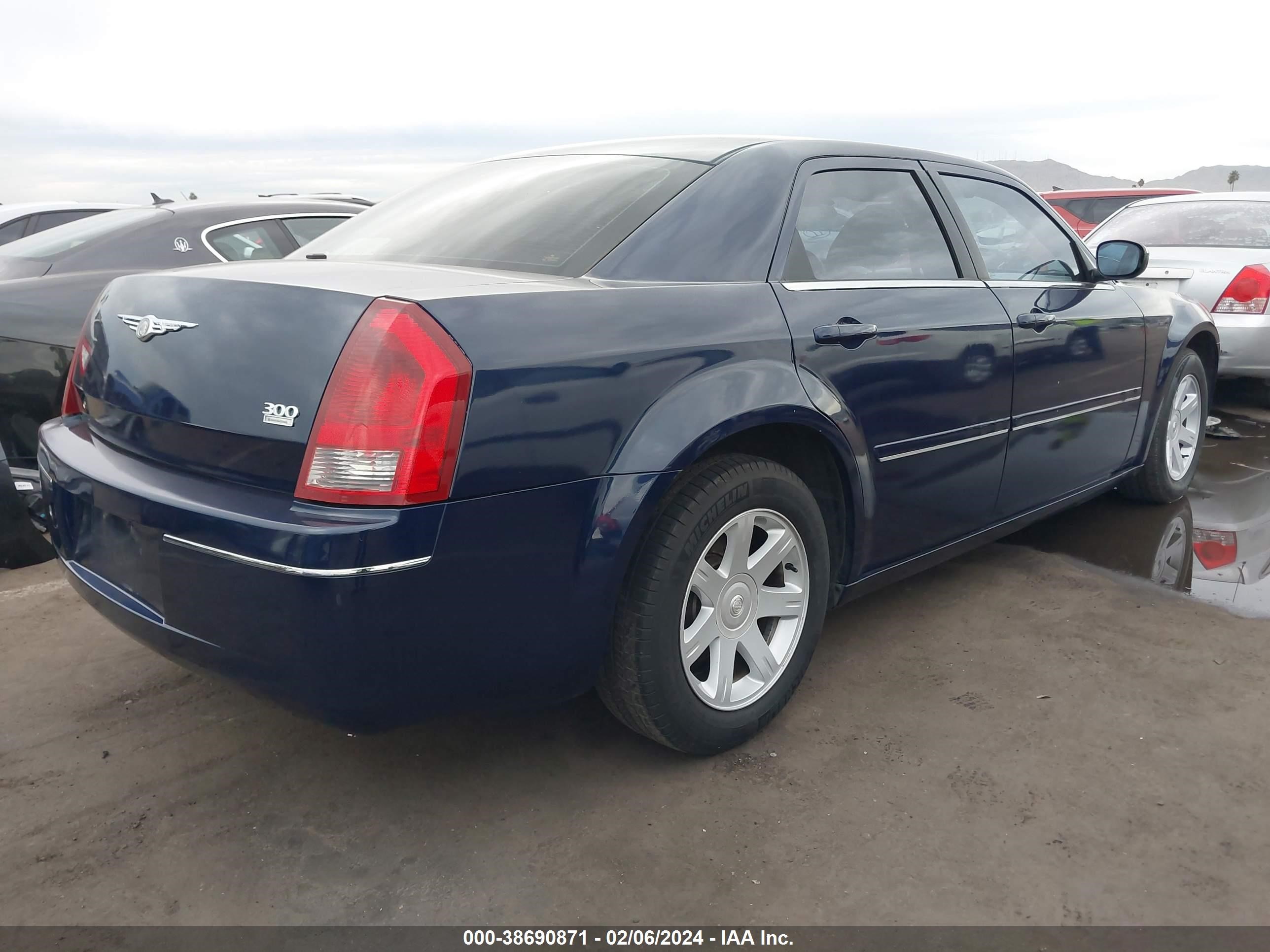 Photo 3 VIN: 2C3JA53G65H109397 - CHRYSLER 300 