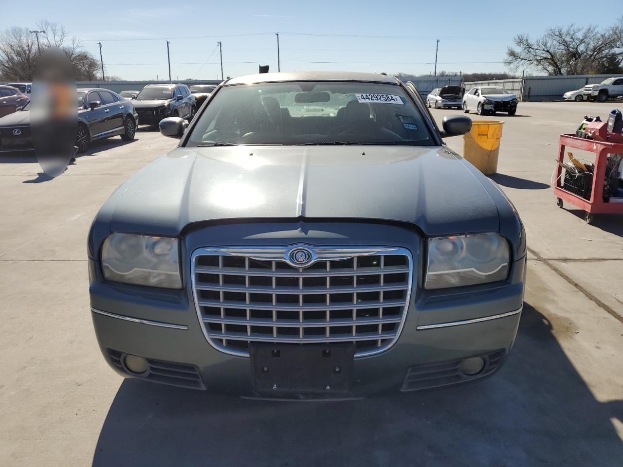 Photo 4 VIN: 2C3JA53G65H139595 - CHRYSLER 300 