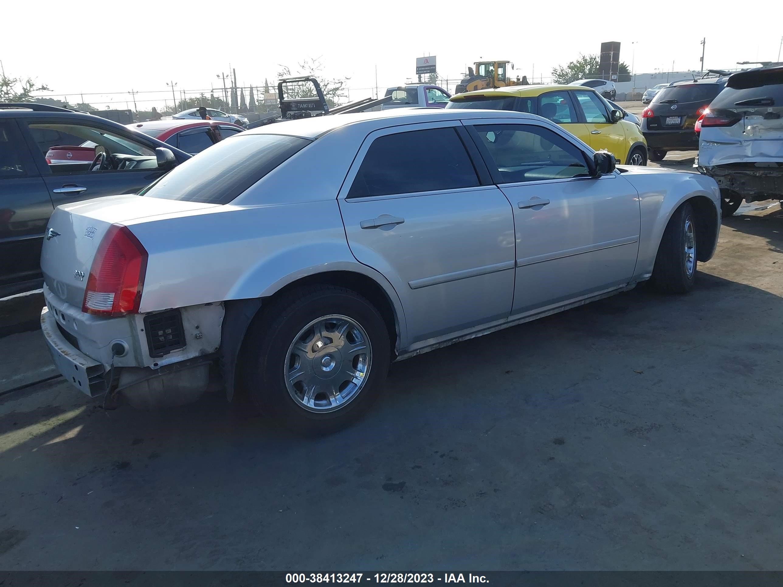 Photo 3 VIN: 2C3JA53G65H507869 - CHRYSLER 300 