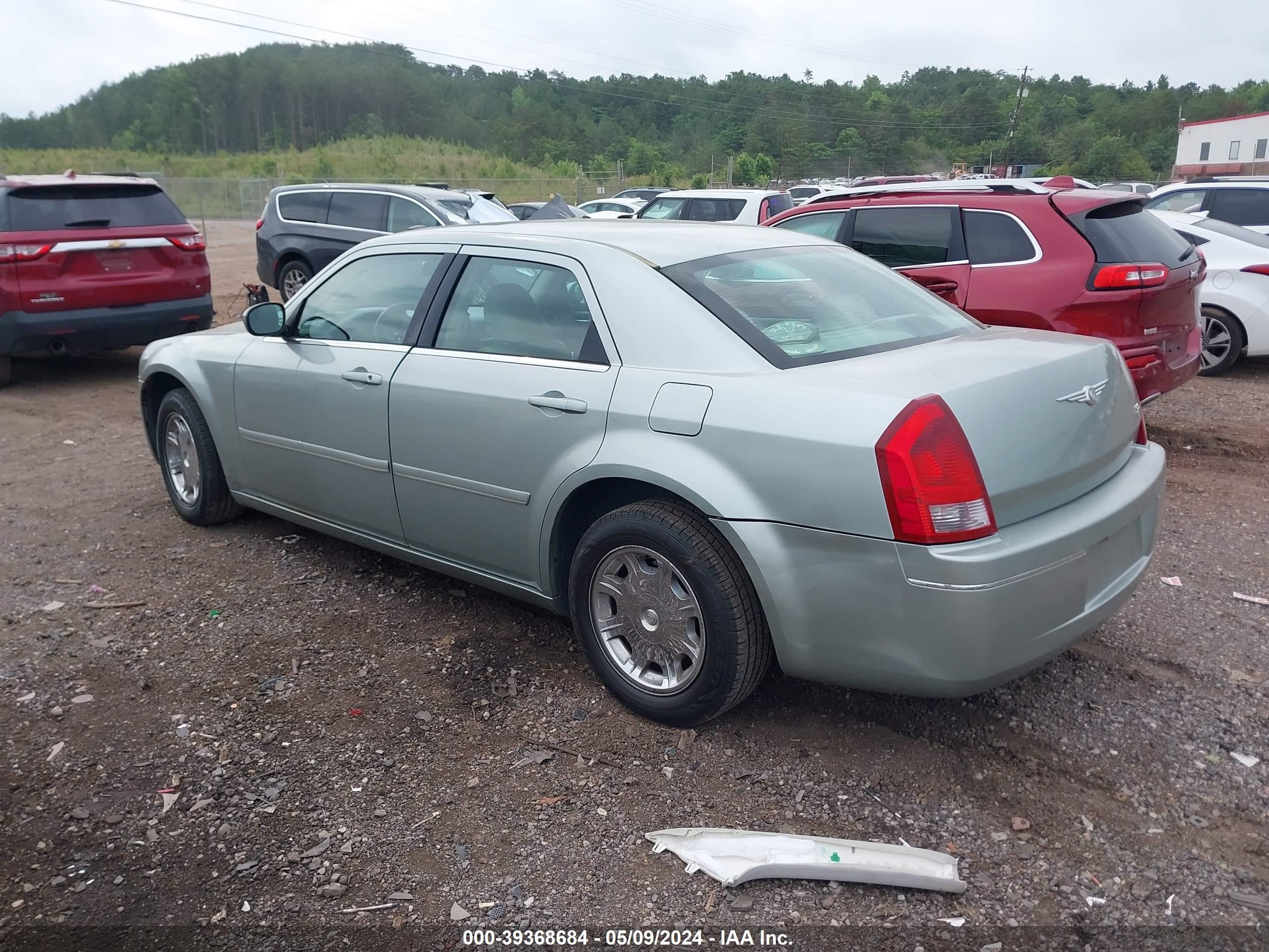 Photo 2 VIN: 2C3JA53G65H564699 - CHRYSLER 300 