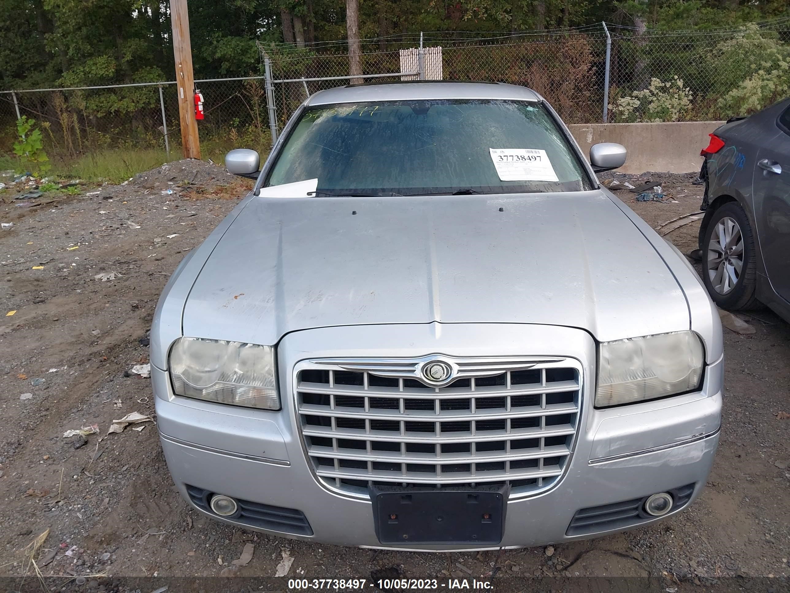 Photo 5 VIN: 2C3JA53G65H621368 - CHRYSLER 300 