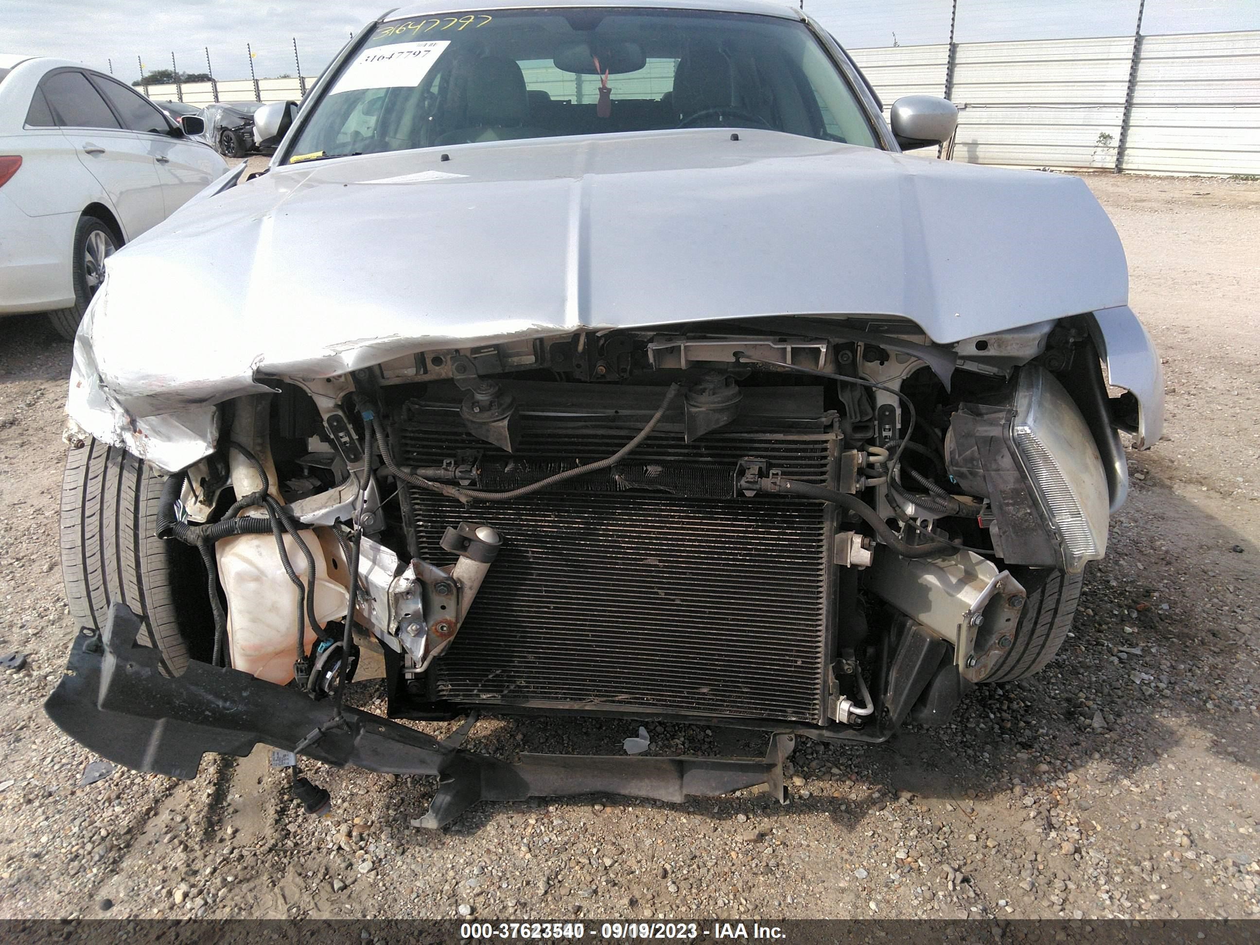 Photo 5 VIN: 2C3JA53G65H644438 - CHRYSLER 300 