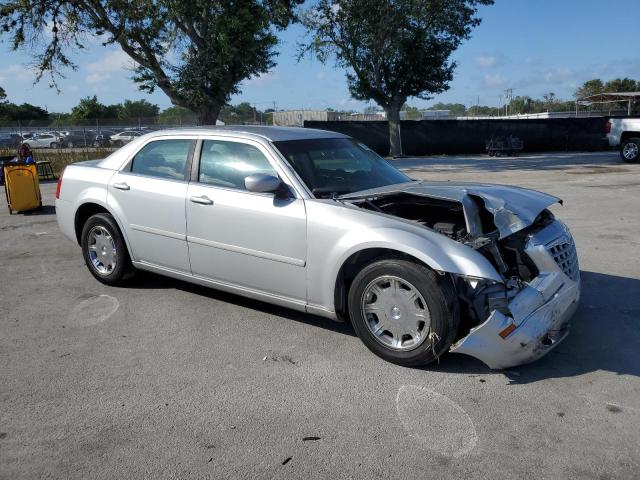 Photo 3 VIN: 2C3JA53G75H633433 - CHRYSLER 300 