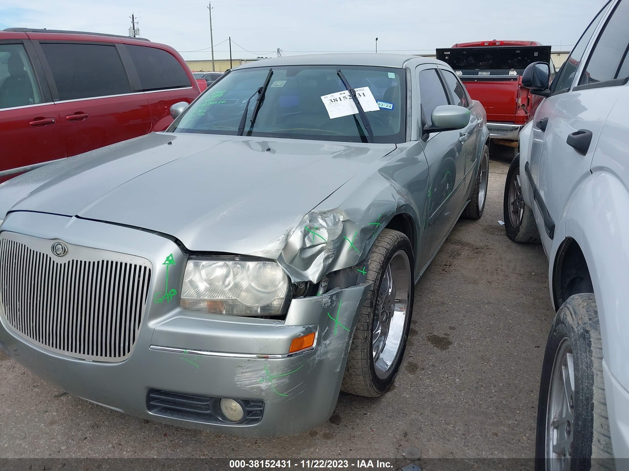 Photo 1 VIN: 2C3JA53G85H114150 - CHRYSLER 300 