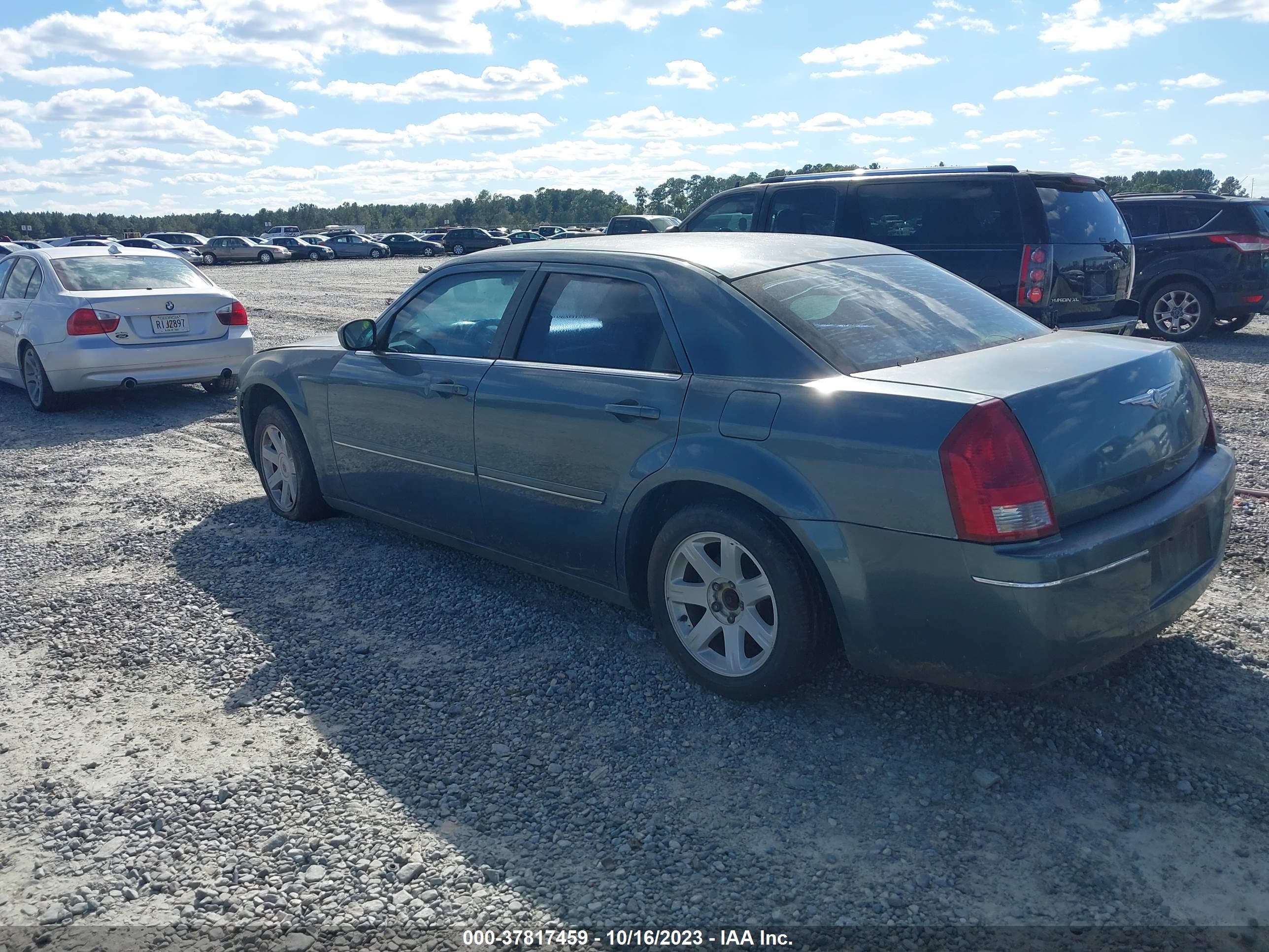 Photo 2 VIN: 2C3JA53G95H135069 - CHRYSLER 300 