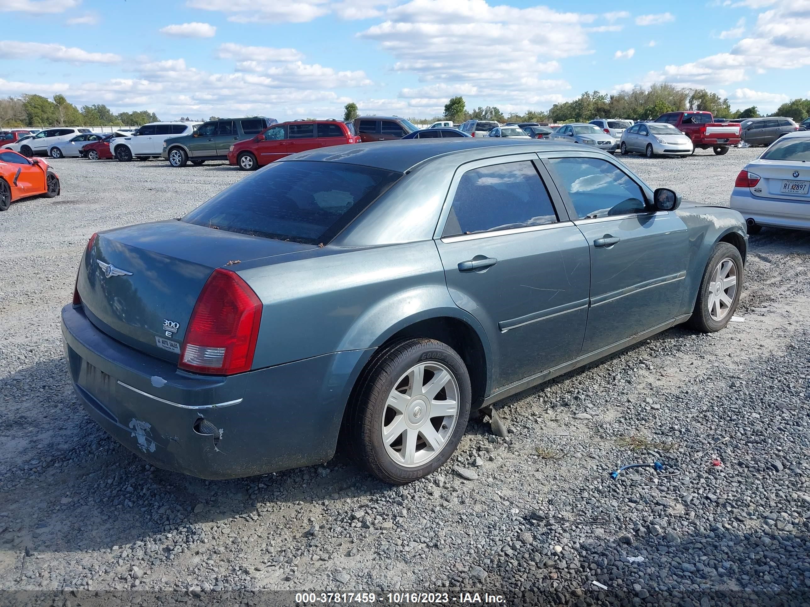 Photo 3 VIN: 2C3JA53G95H135069 - CHRYSLER 300 