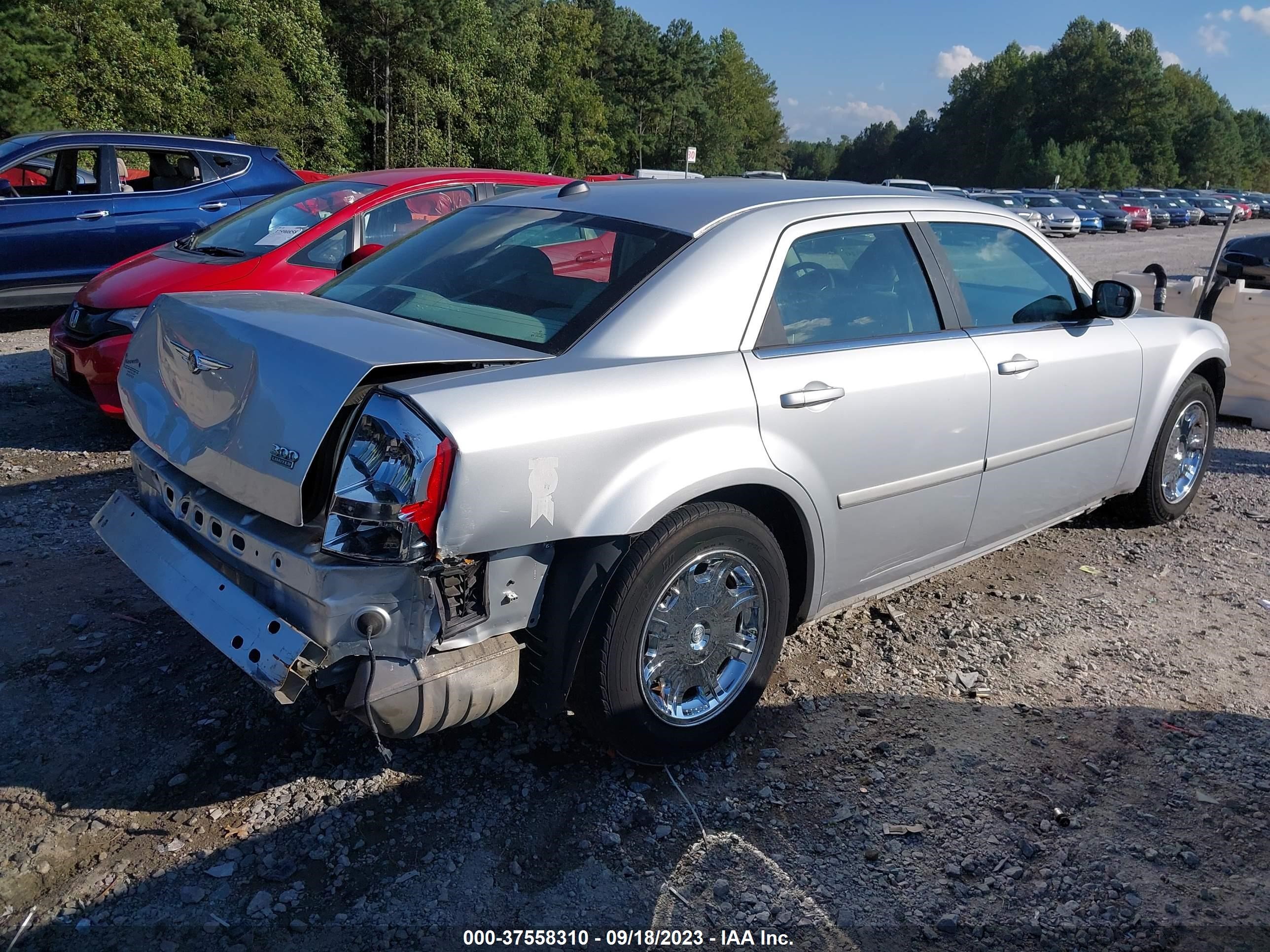 Photo 3 VIN: 2C3JA53G95H186605 - CHRYSLER 300 