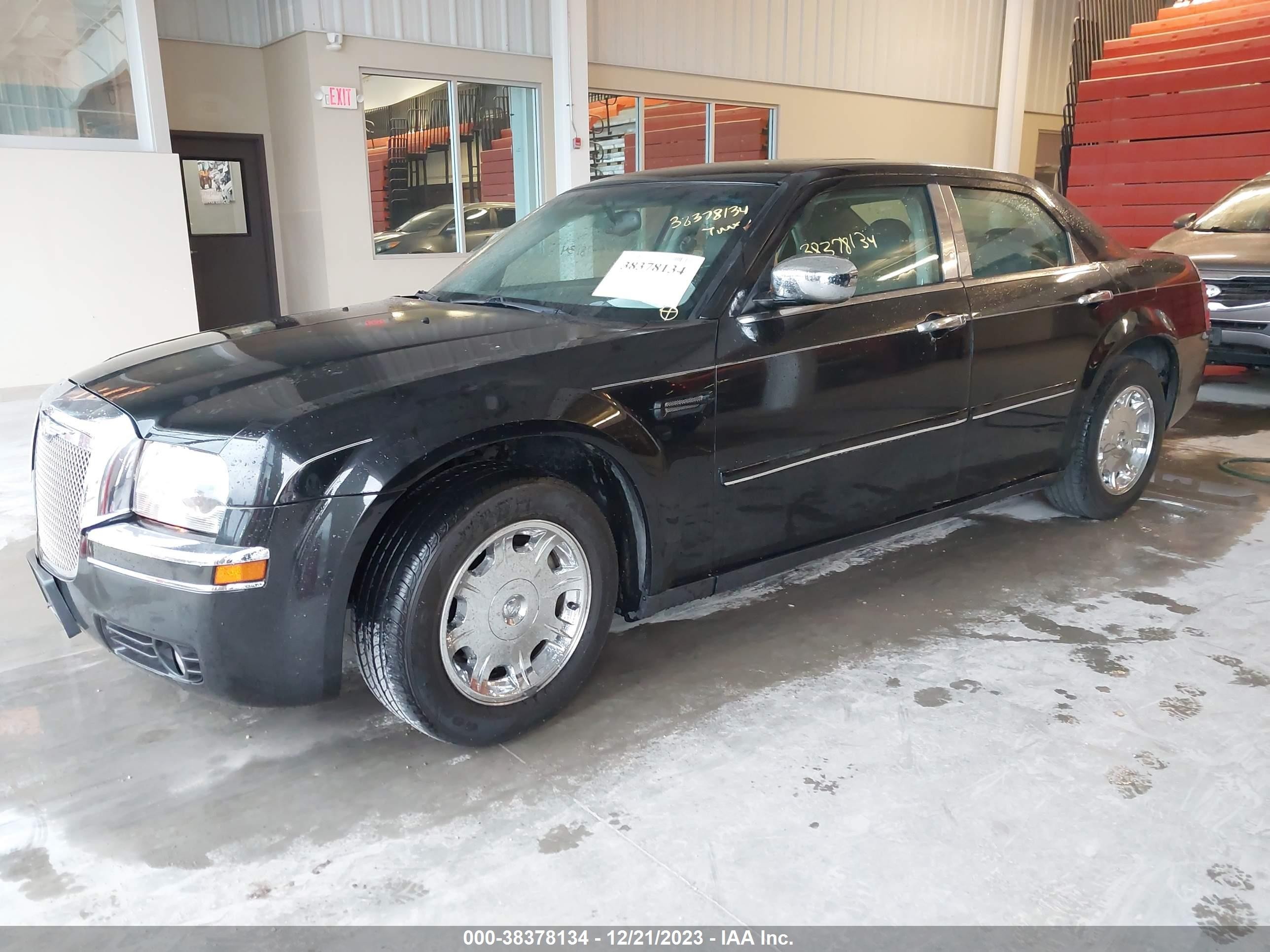 Photo 1 VIN: 2C3JA53G95H507963 - CHRYSLER 300 