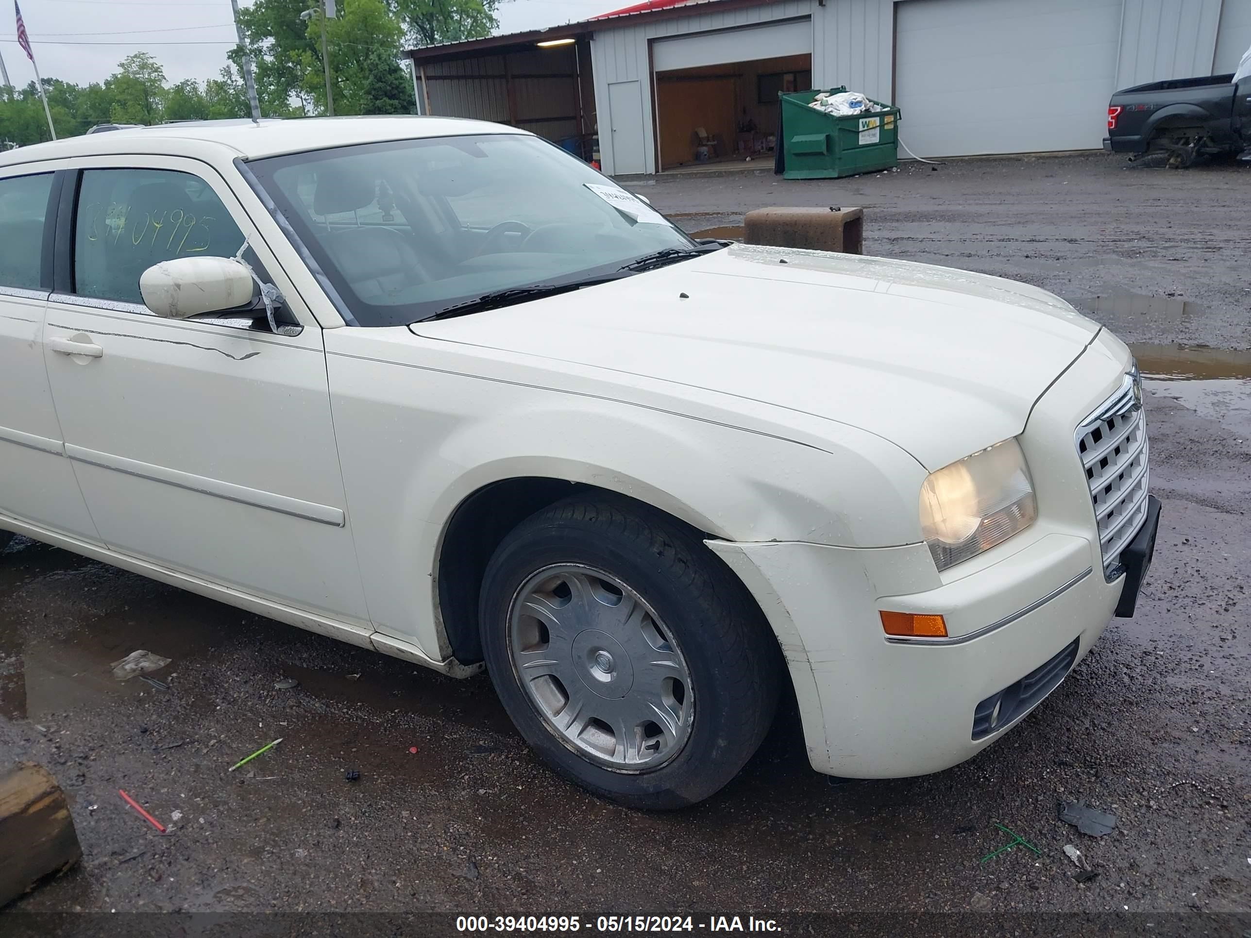 Photo 5 VIN: 2C3JA53GX5H187097 - CHRYSLER 300 