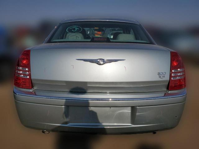 Photo 5 VIN: 2C3JA63H05H121771 - CHRYSLER 300 