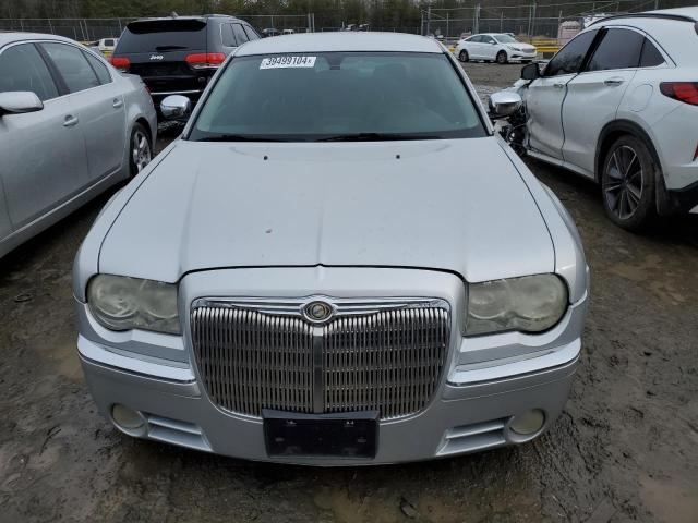 Photo 4 VIN: 2C3JA63H15H121875 - CHRYSLER 300 