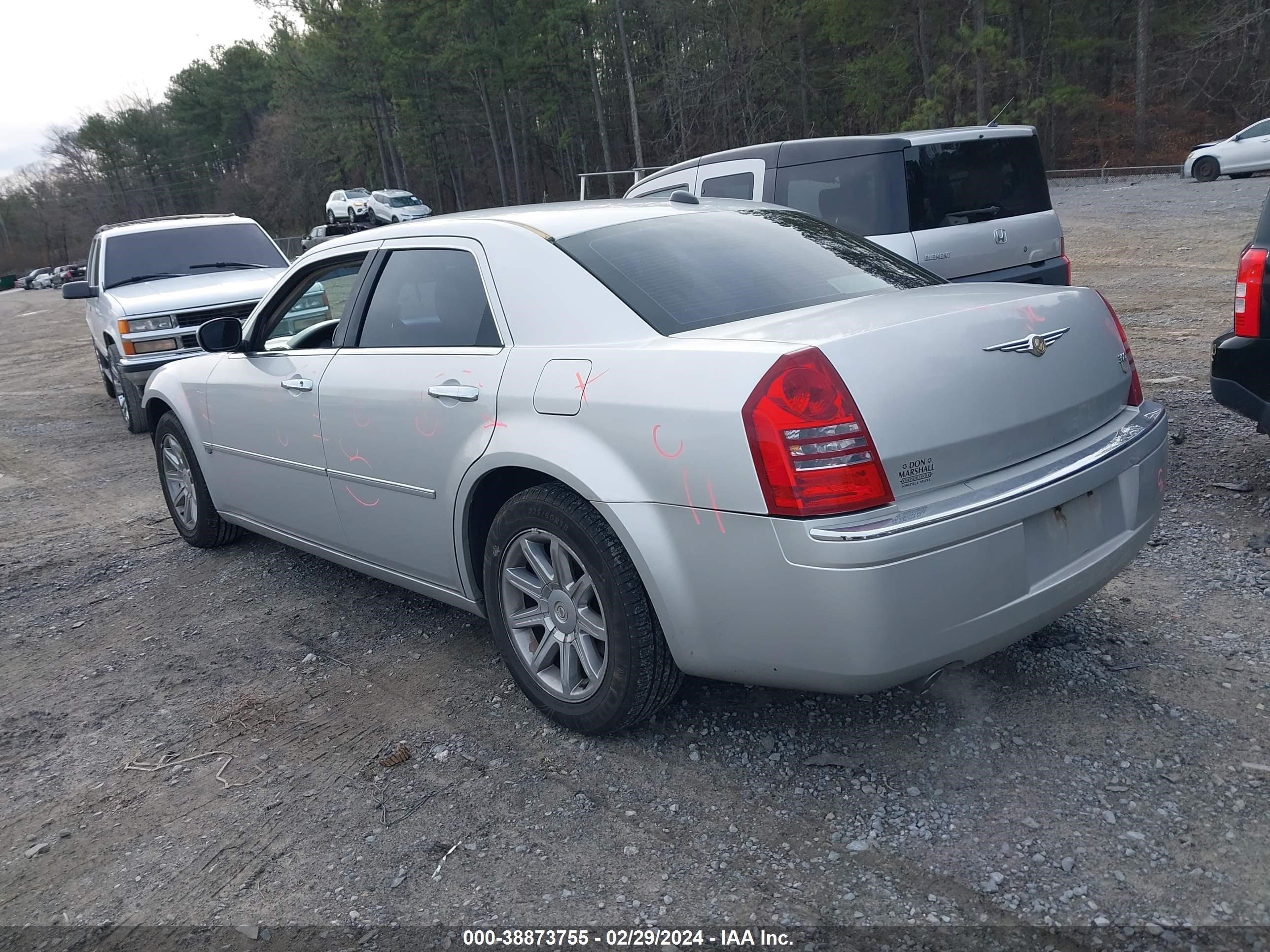 Photo 2 VIN: 2C3JA63H15H655247 - CHRYSLER 300C 