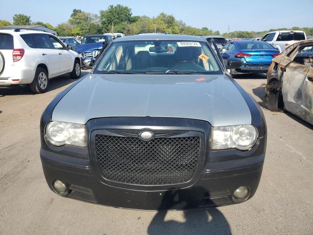 Photo 4 VIN: 2C3JA63H25H121271 - CHRYSLER 300C 