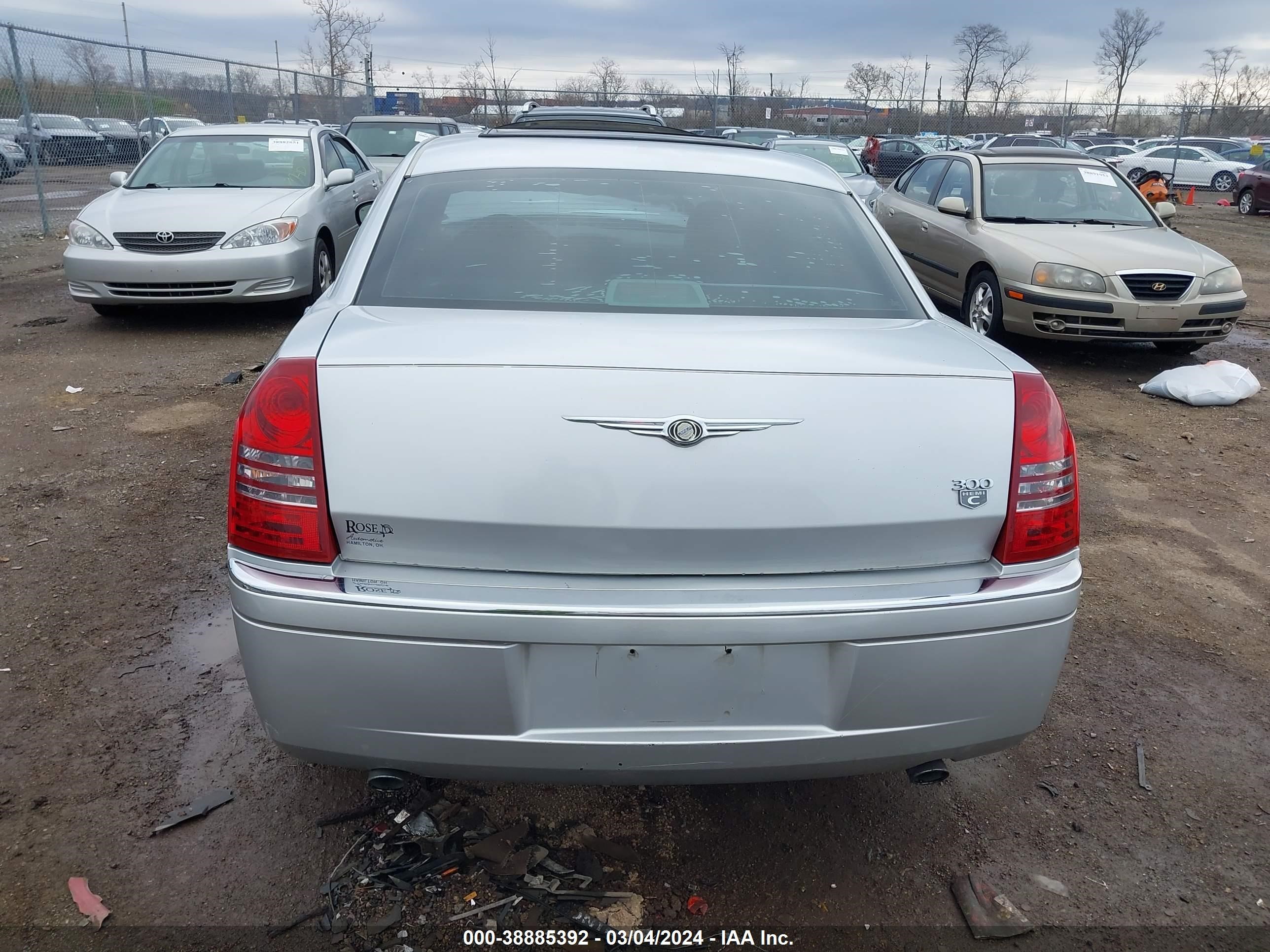 Photo 16 VIN: 2C3JA63H35H528256 - CHRYSLER 300C 