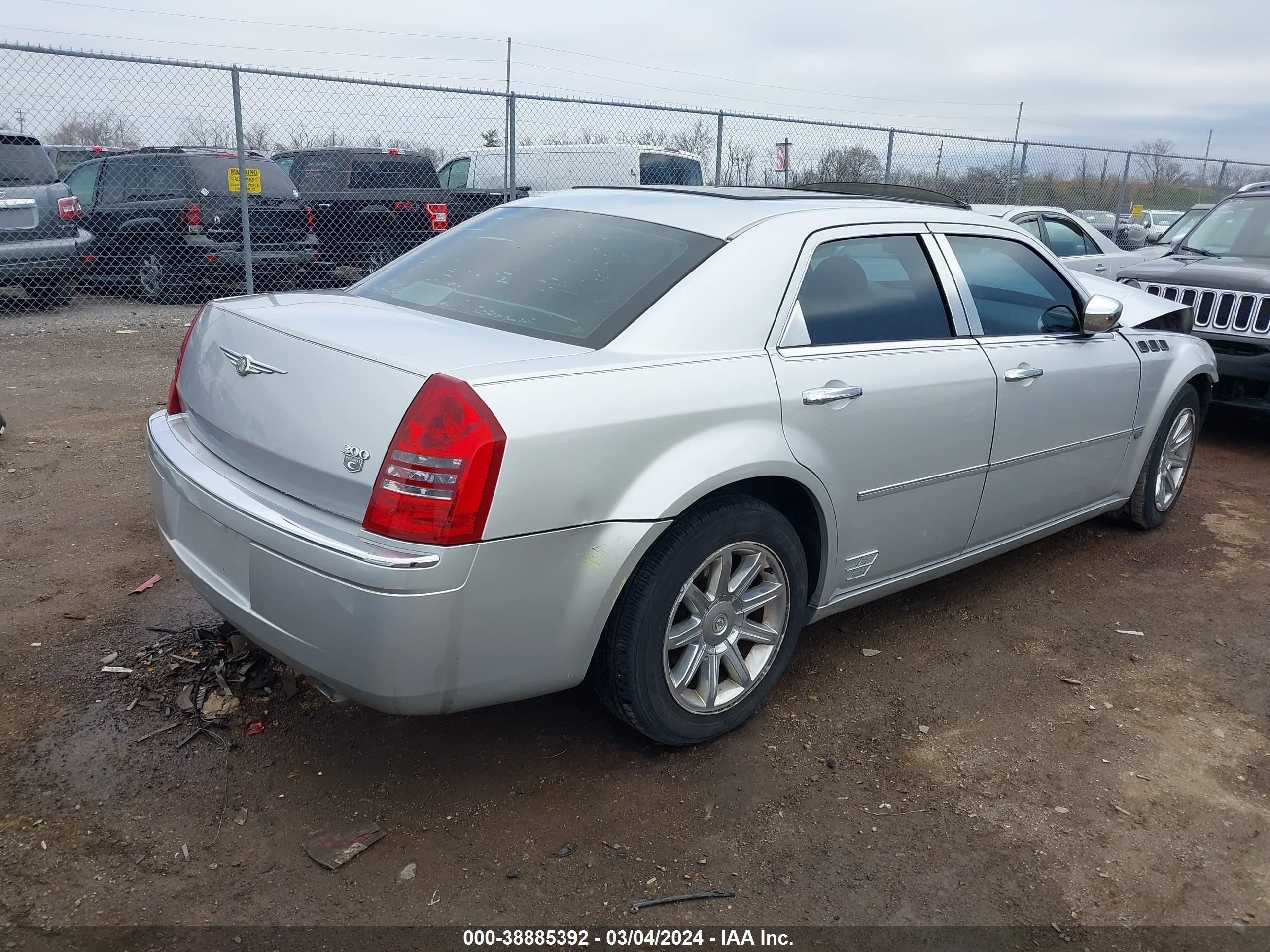 Photo 3 VIN: 2C3JA63H35H528256 - CHRYSLER 300C 