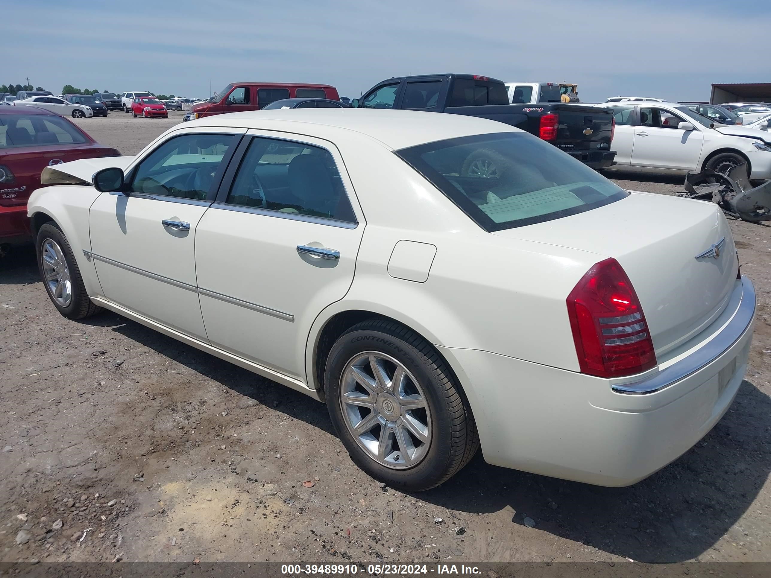 Photo 2 VIN: 2C3JA63H45H630018 - CHRYSLER 300C 