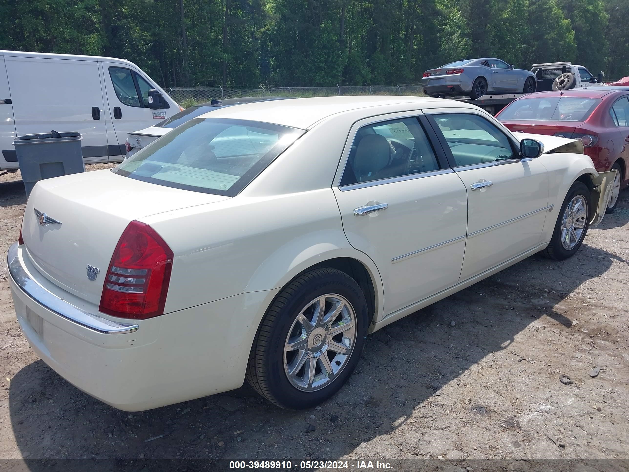 Photo 3 VIN: 2C3JA63H45H630018 - CHRYSLER 300C 