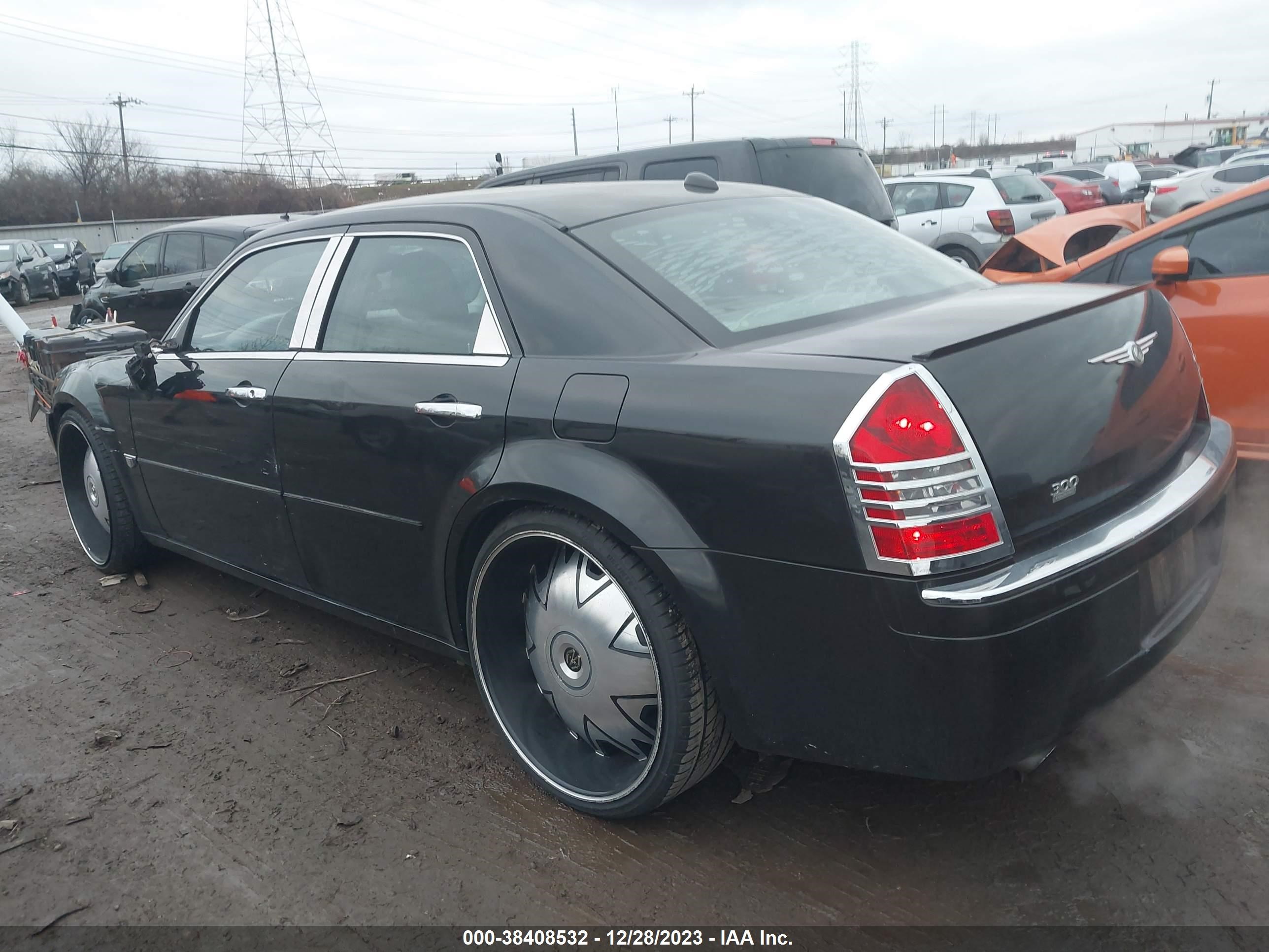 Photo 2 VIN: 2C3JA63H55H649175 - CHRYSLER 300C 