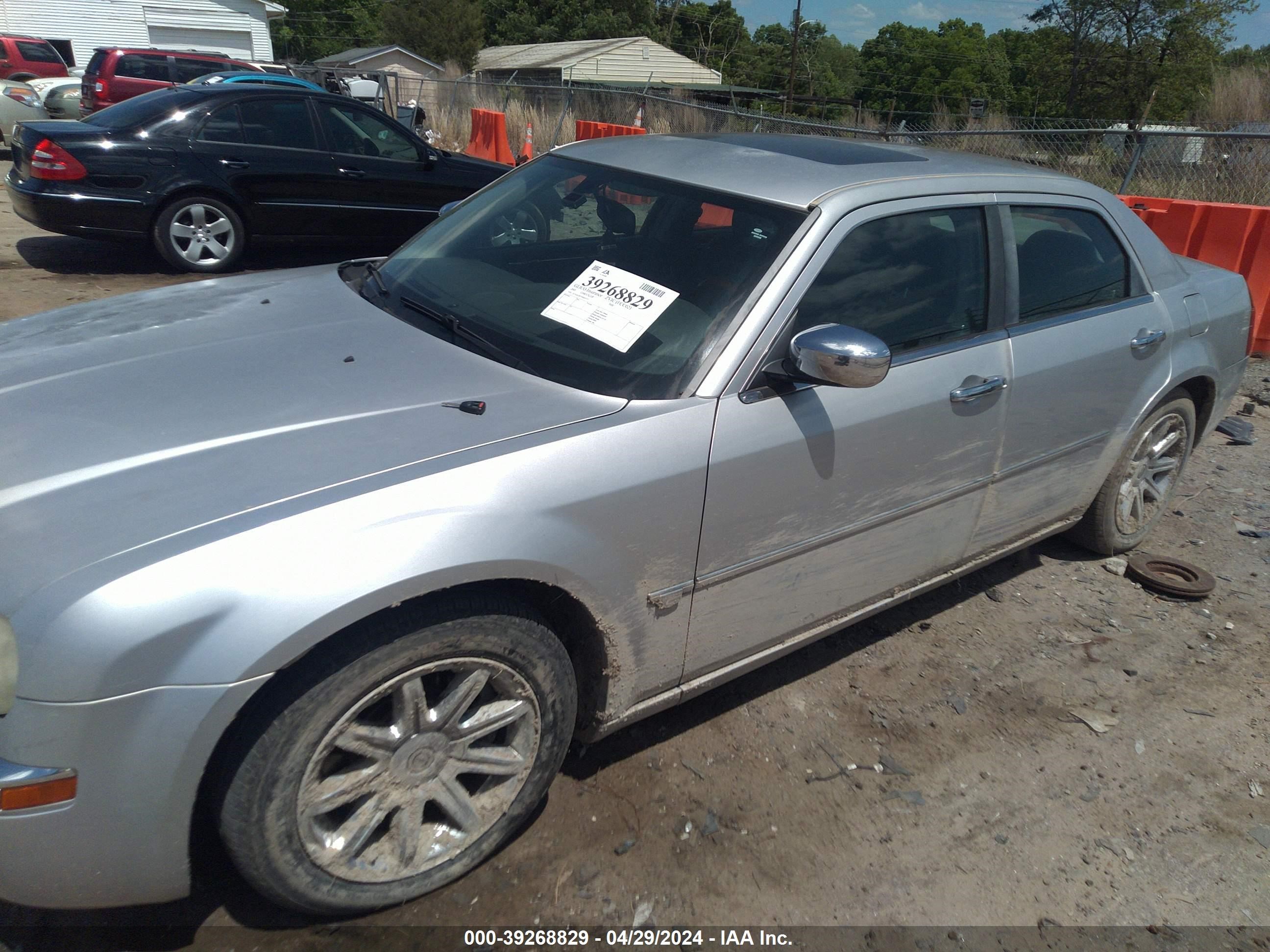 Photo 5 VIN: 2C3JA63H55H693757 - CHRYSLER 300C 