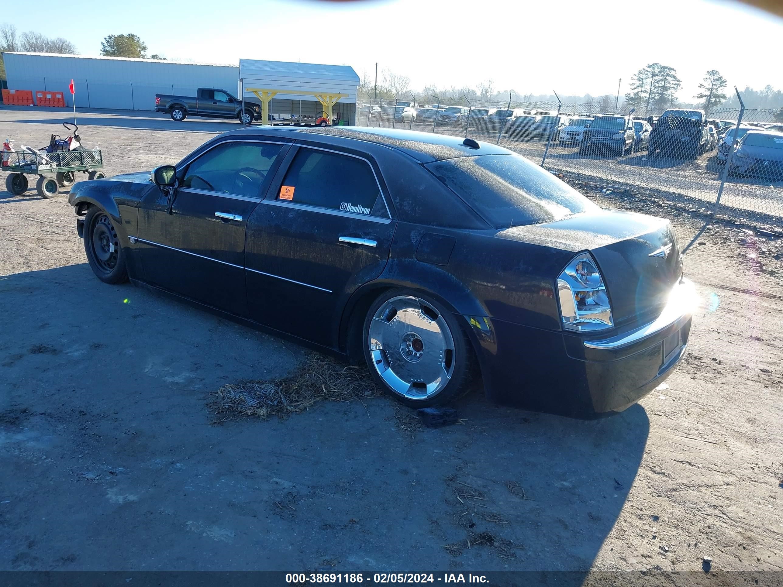 Photo 2 VIN: 2C3JA63H75H651333 - CHRYSLER 300C 