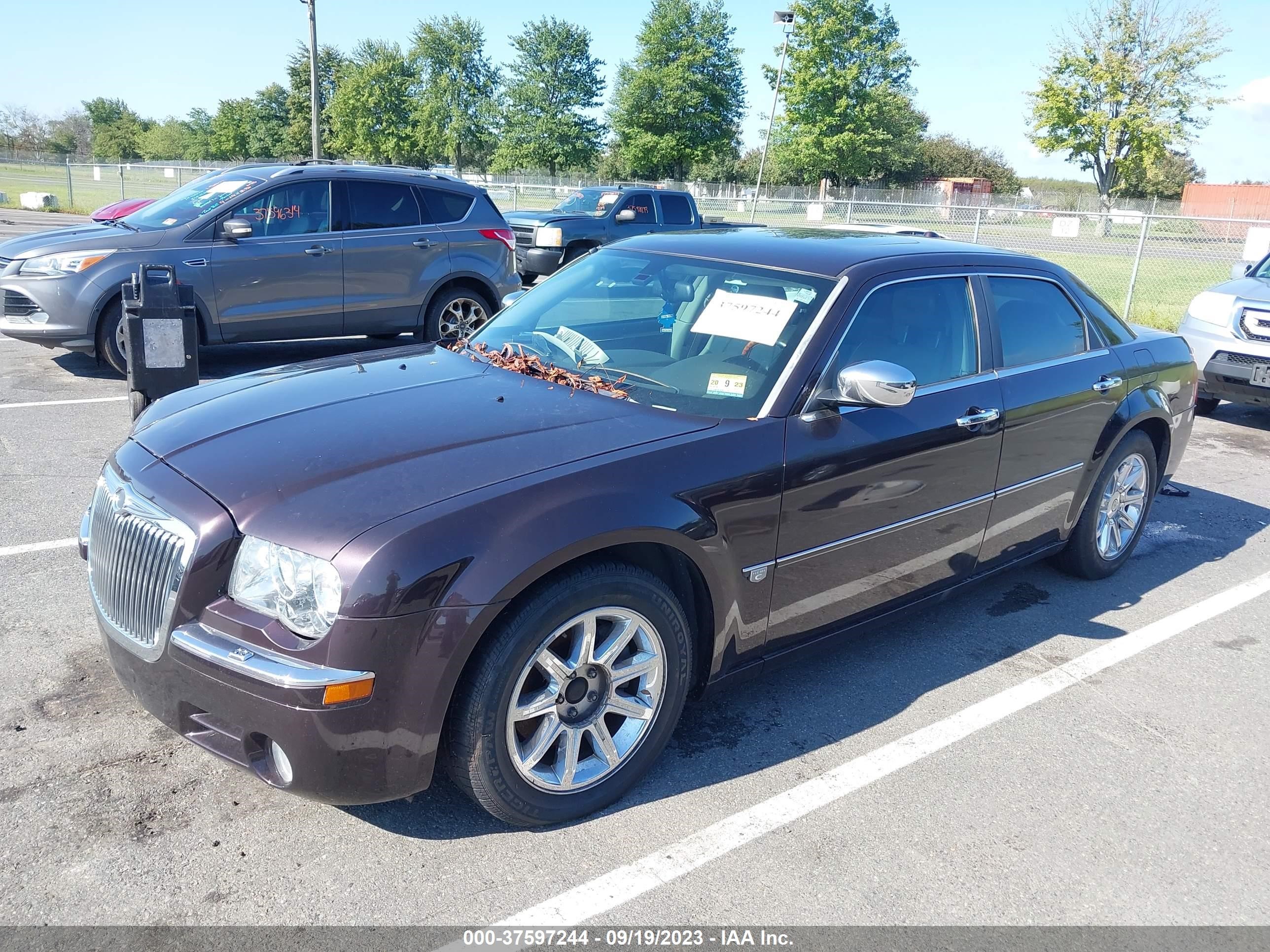 Photo 1 VIN: 2C3JA63H85H585939 - CHRYSLER 300 