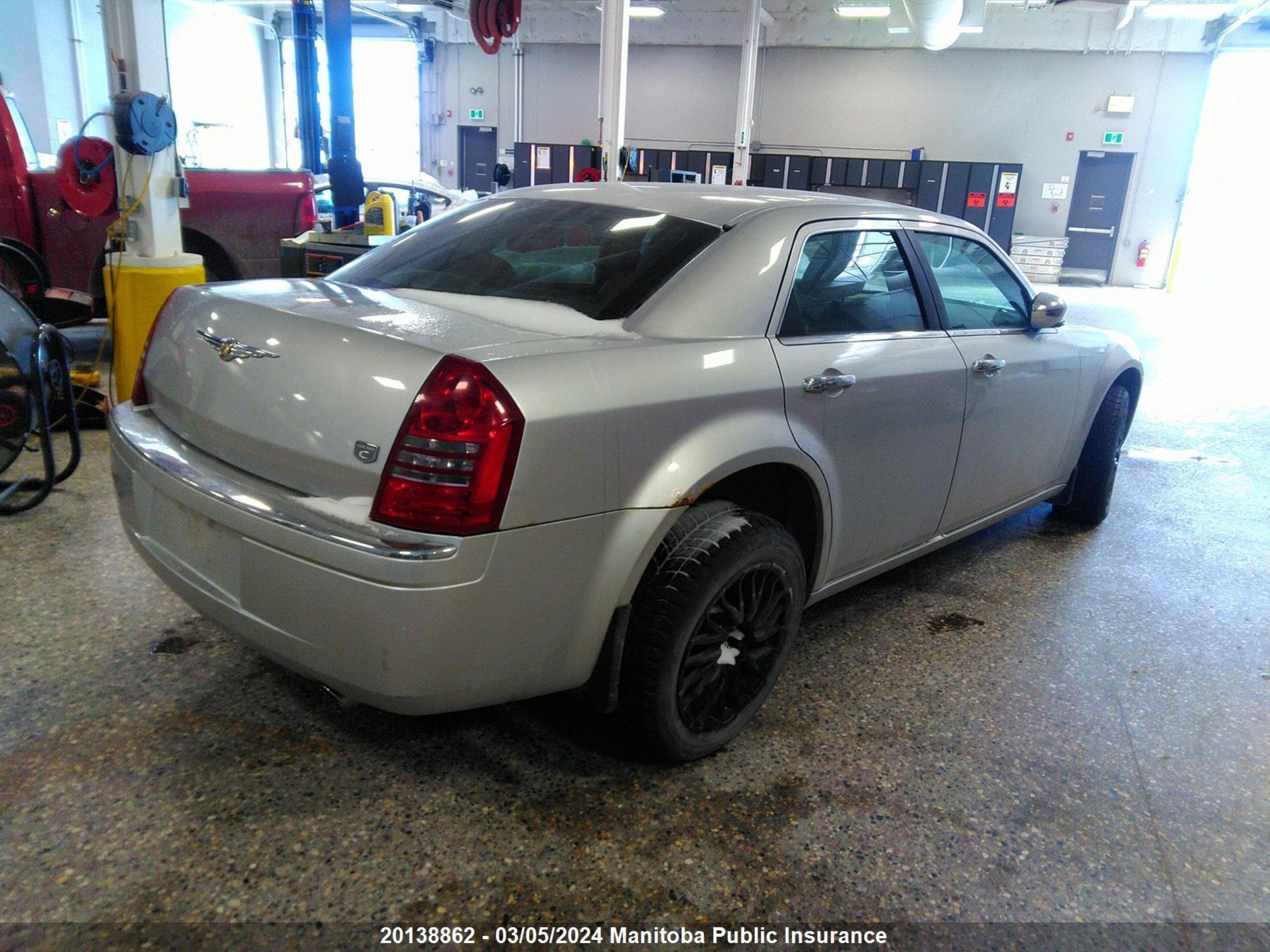 Photo 3 VIN: 2C3JK63H45H696288 - CHRYSLER 300C 