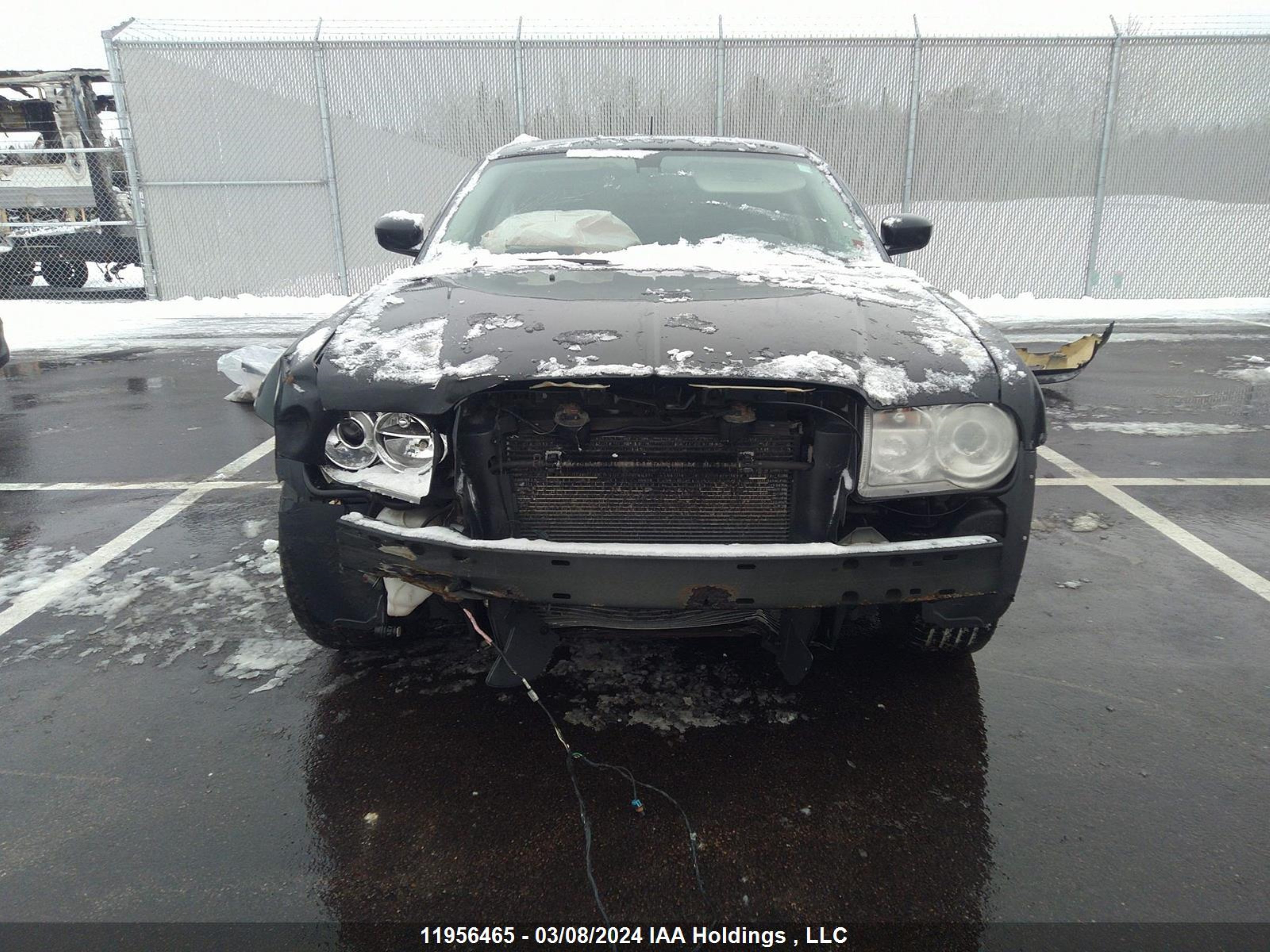 Photo 11 VIN: 2C3KA33G28H252750 - CHRYSLER 300 