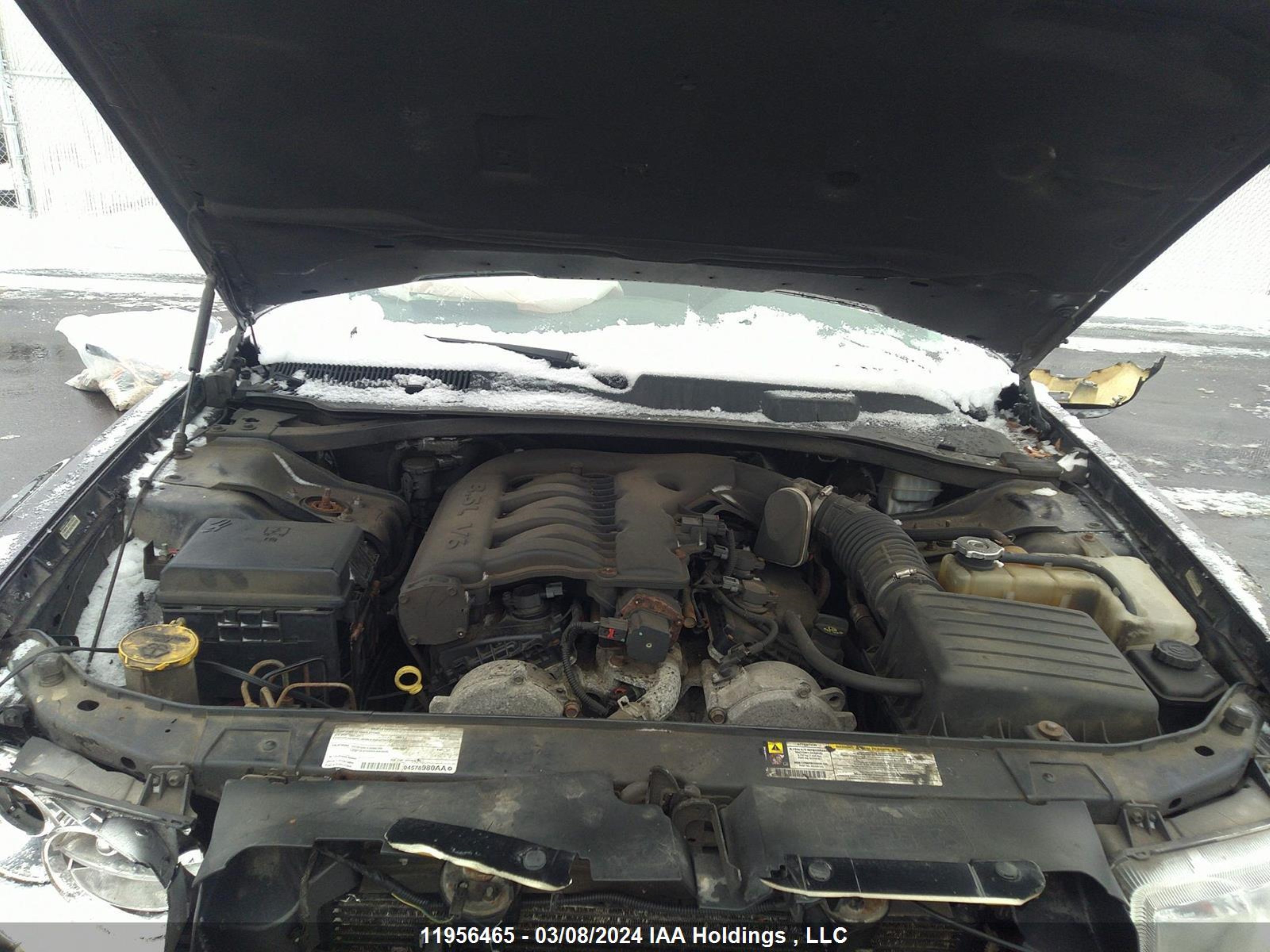 Photo 9 VIN: 2C3KA33G28H252750 - CHRYSLER 300 