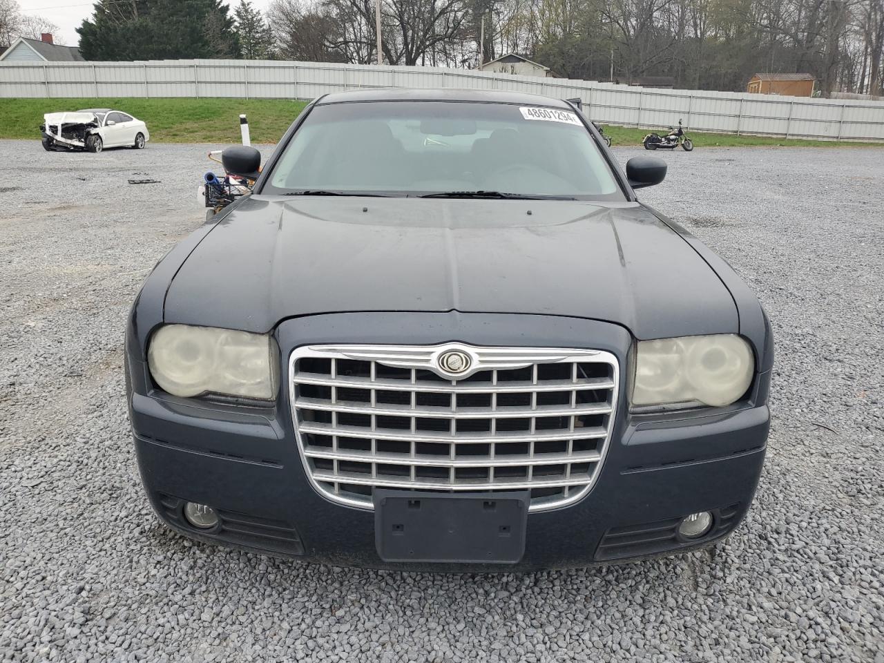 Photo 4 VIN: 2C3KA33G38H109550 - CHRYSLER 300 