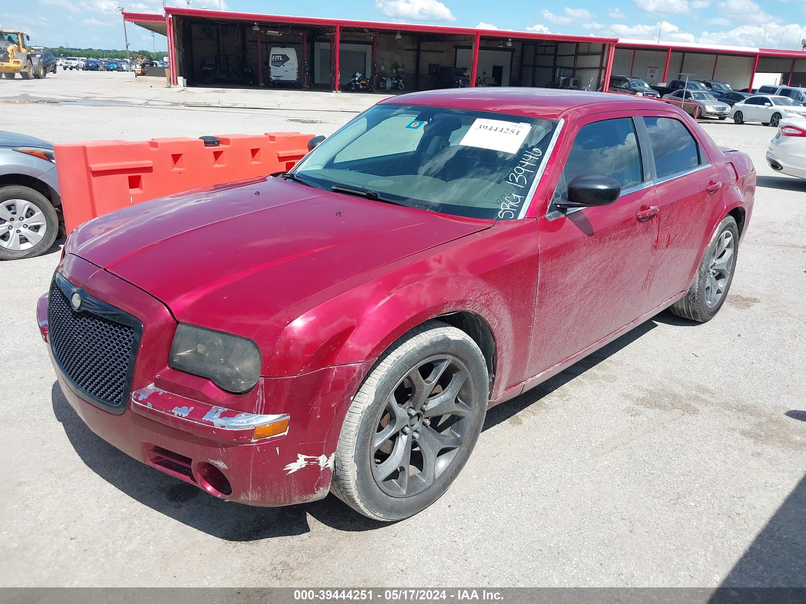 Photo 1 VIN: 2C3KA33G48H139446 - CHRYSLER 300 