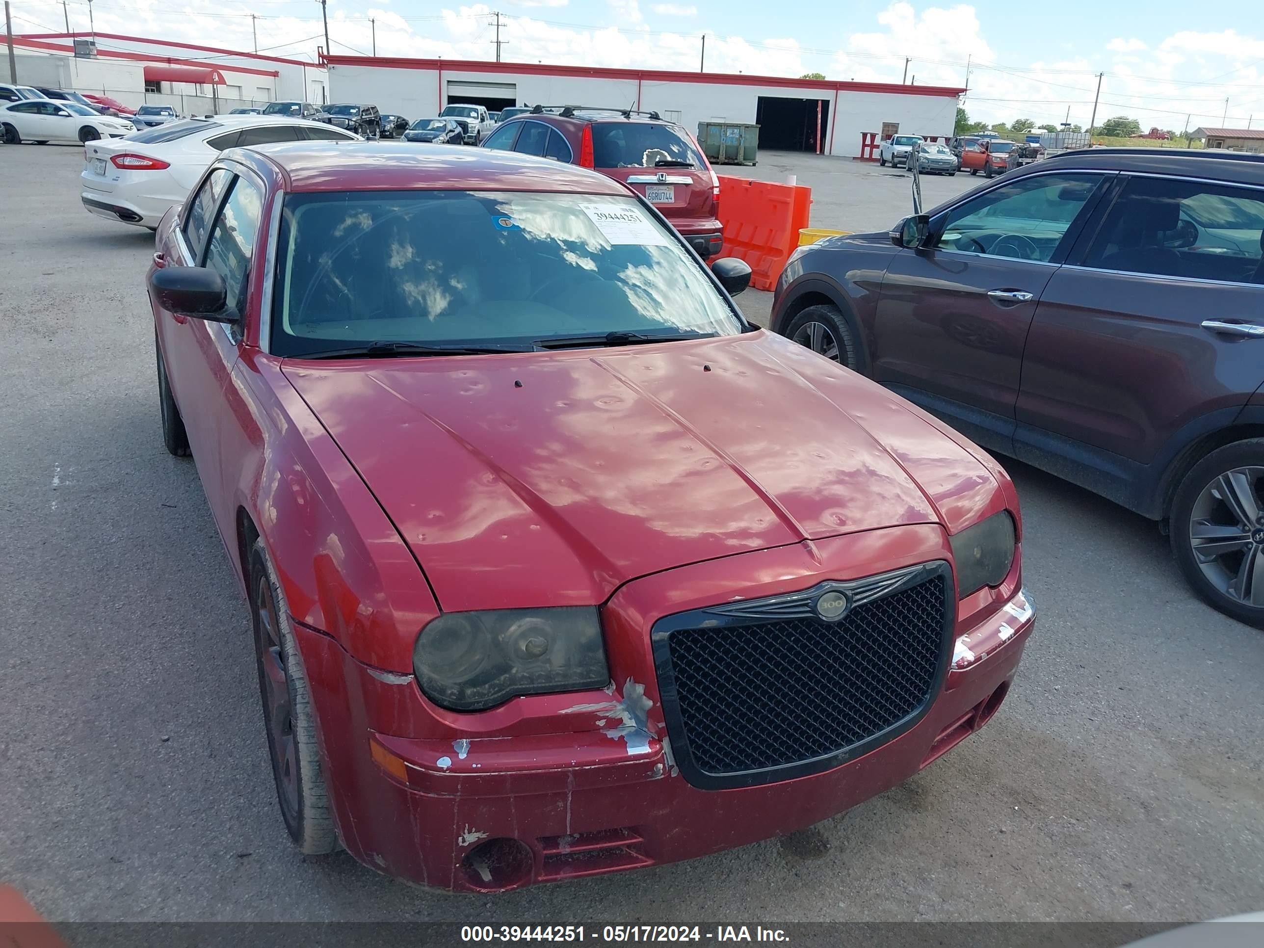 Photo 5 VIN: 2C3KA33G48H139446 - CHRYSLER 300 