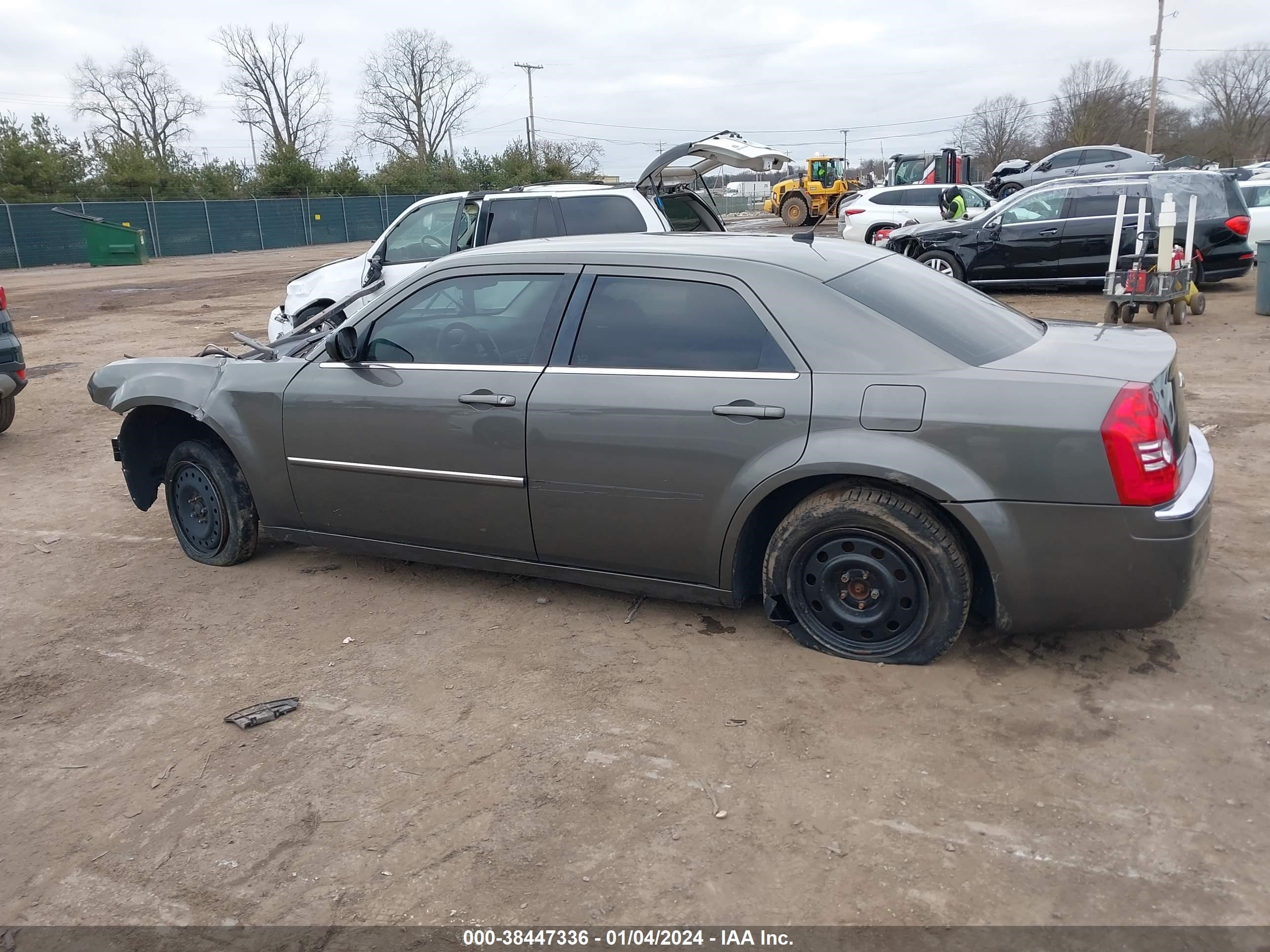 Photo 12 VIN: 2C3KA33G58H258476 - CHRYSLER 300 