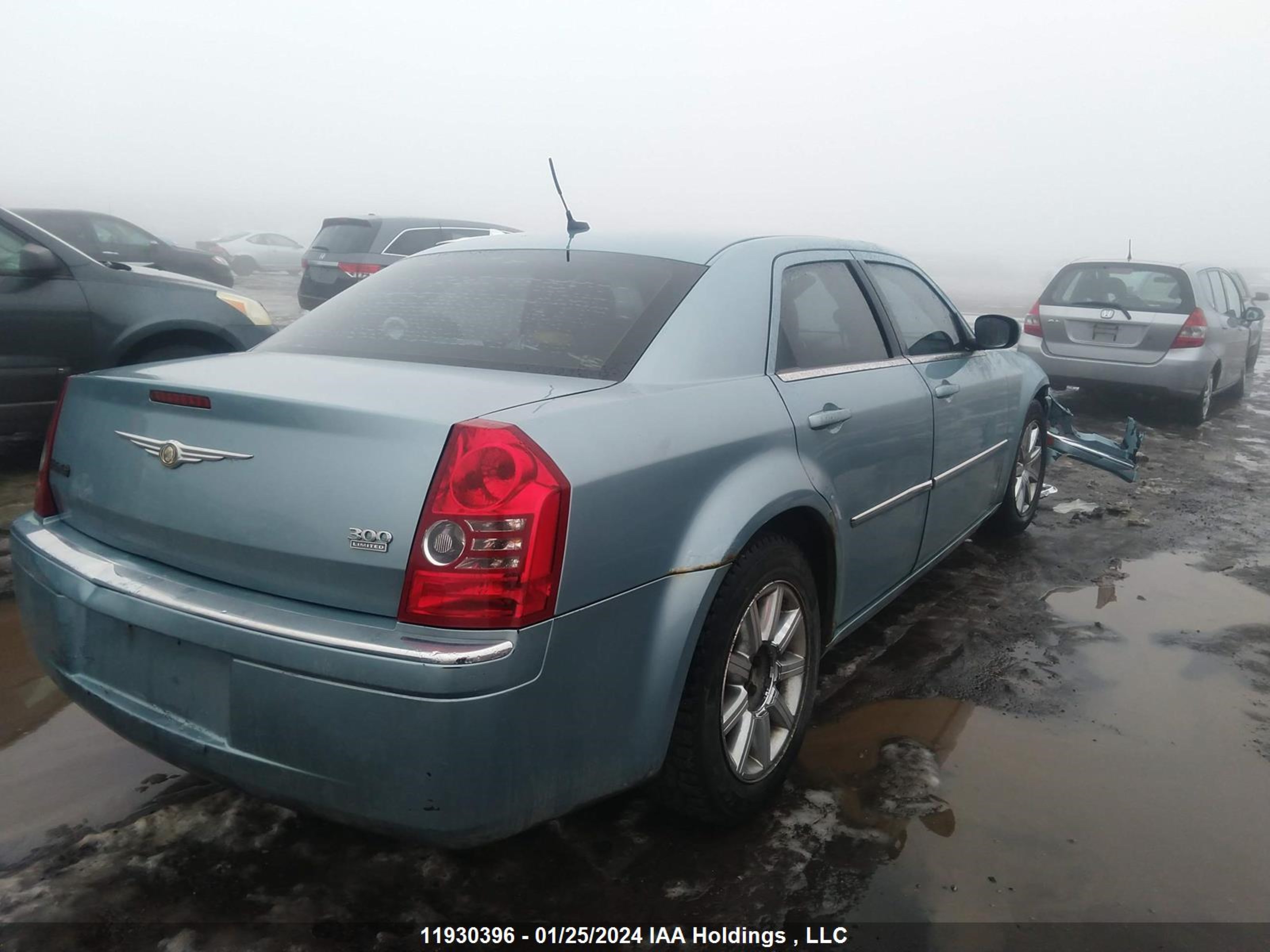 Photo 3 VIN: 2C3KA33G58H309913 - CHRYSLER 300 